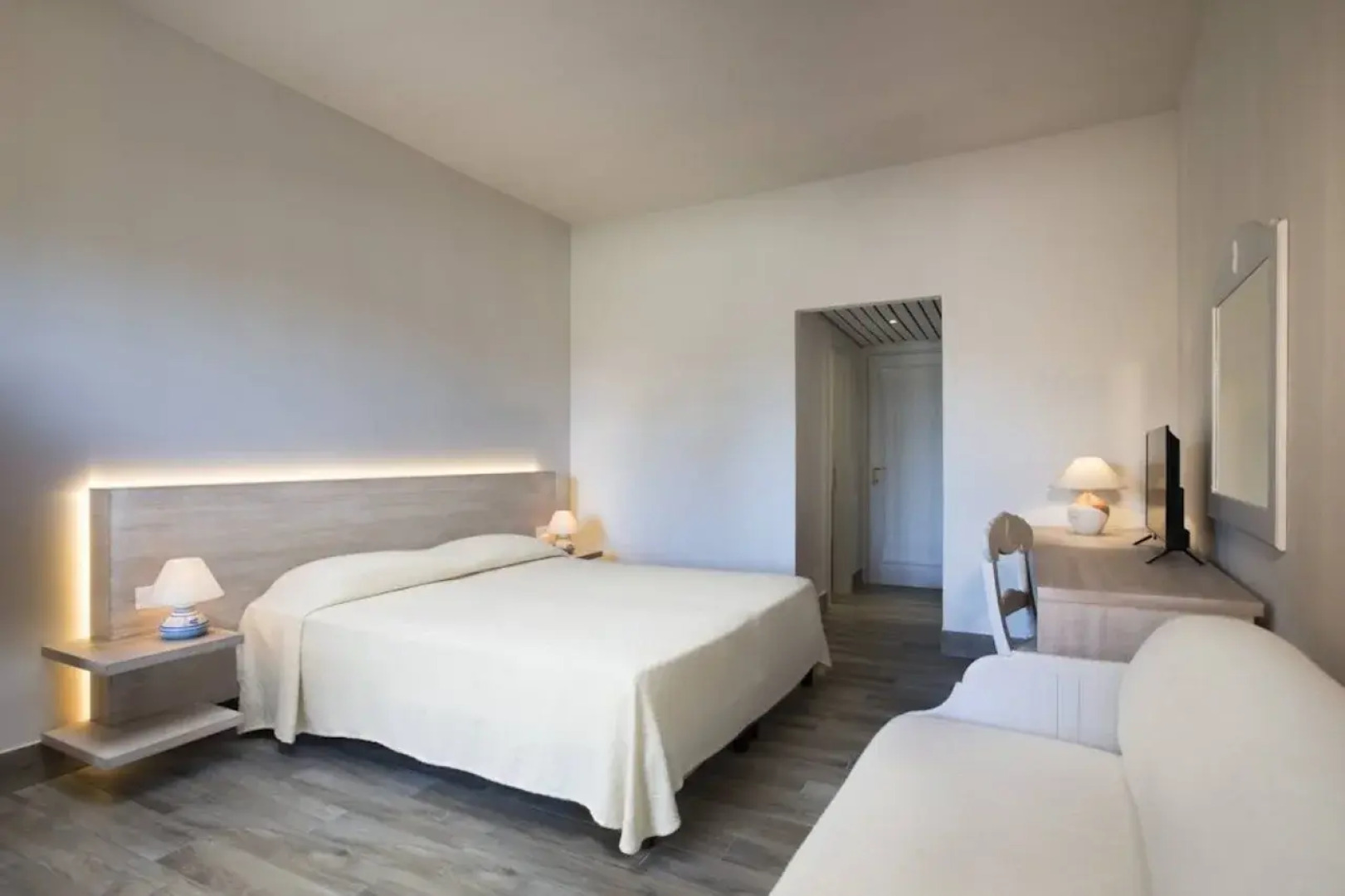 Курортный отель Is Molas Resort