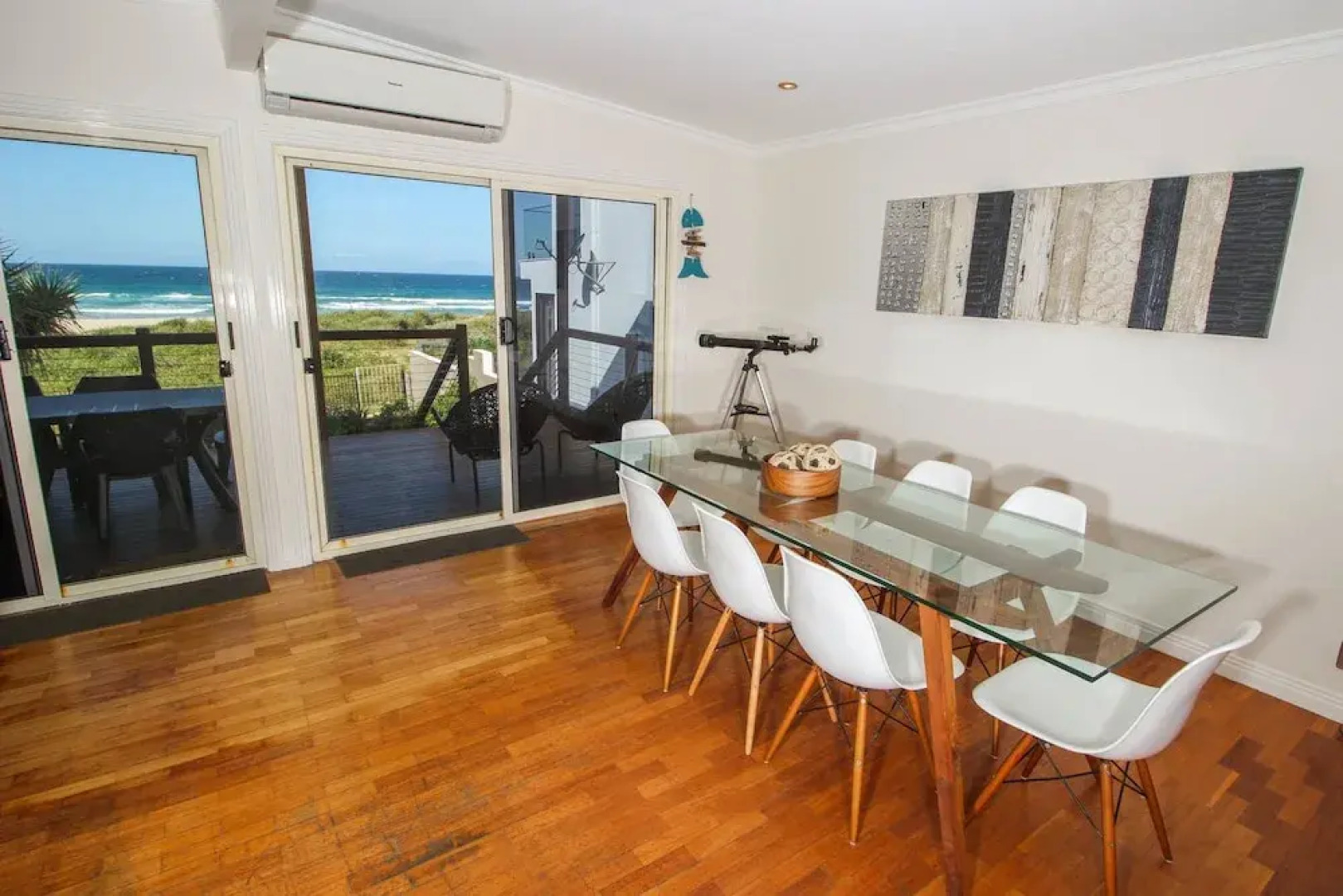 T E Peters Waterfront Holiday Home