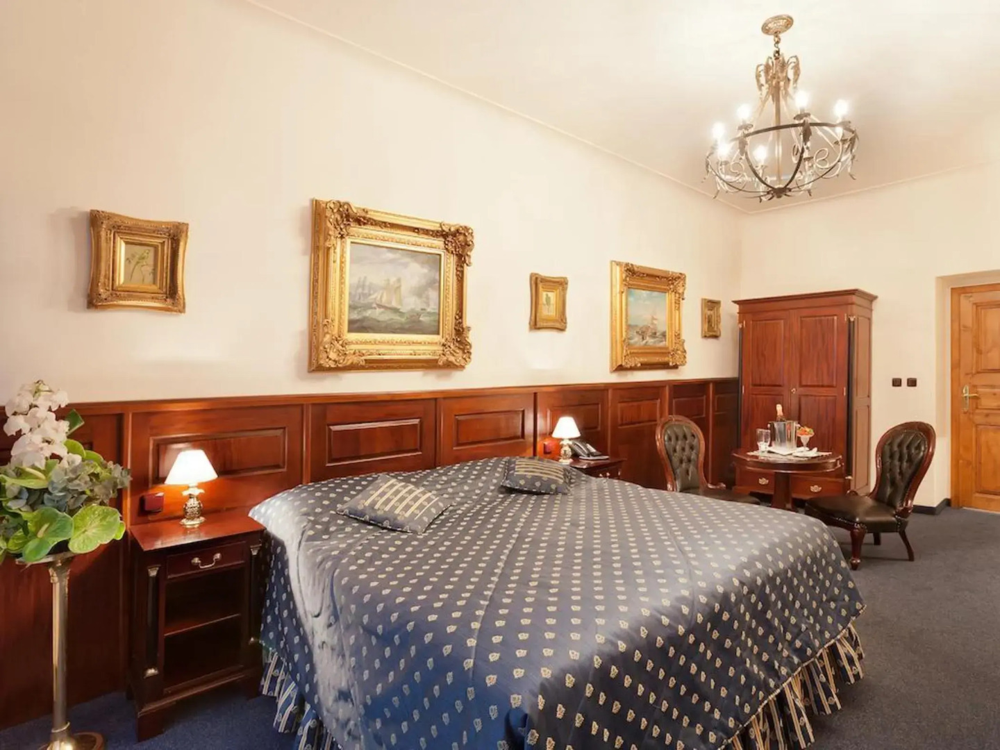 Hotel U Zlatého Stromu Prague by BHG