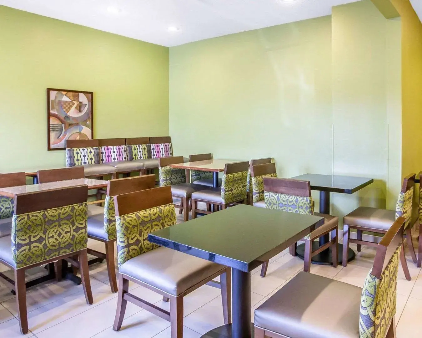 Comfort Inn & Suites near Tinley Park Amphitheater