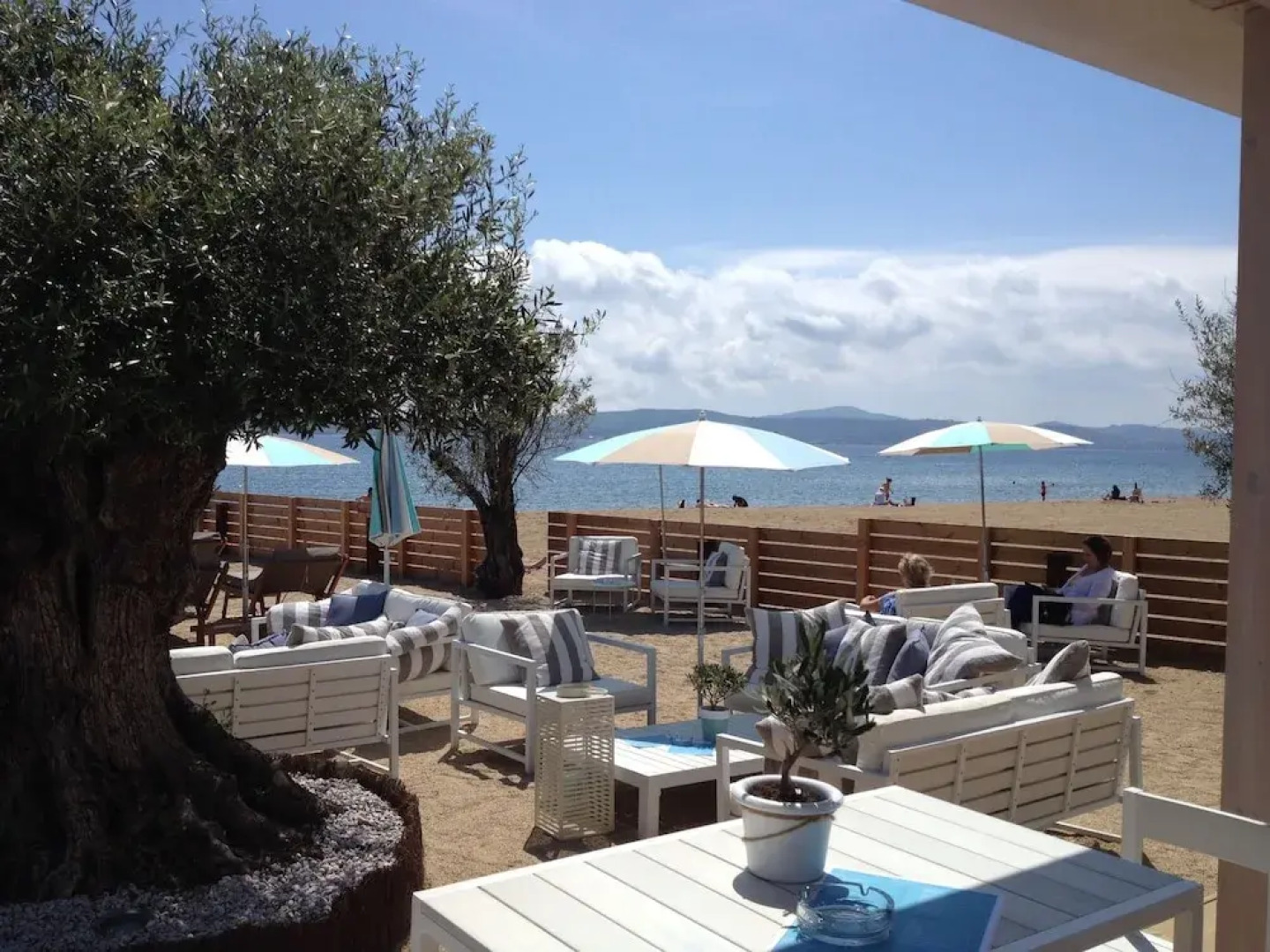 Top! Villa With Heated Jacuzzi, Private Pool, Large Lawn and Outdoor Kitchen