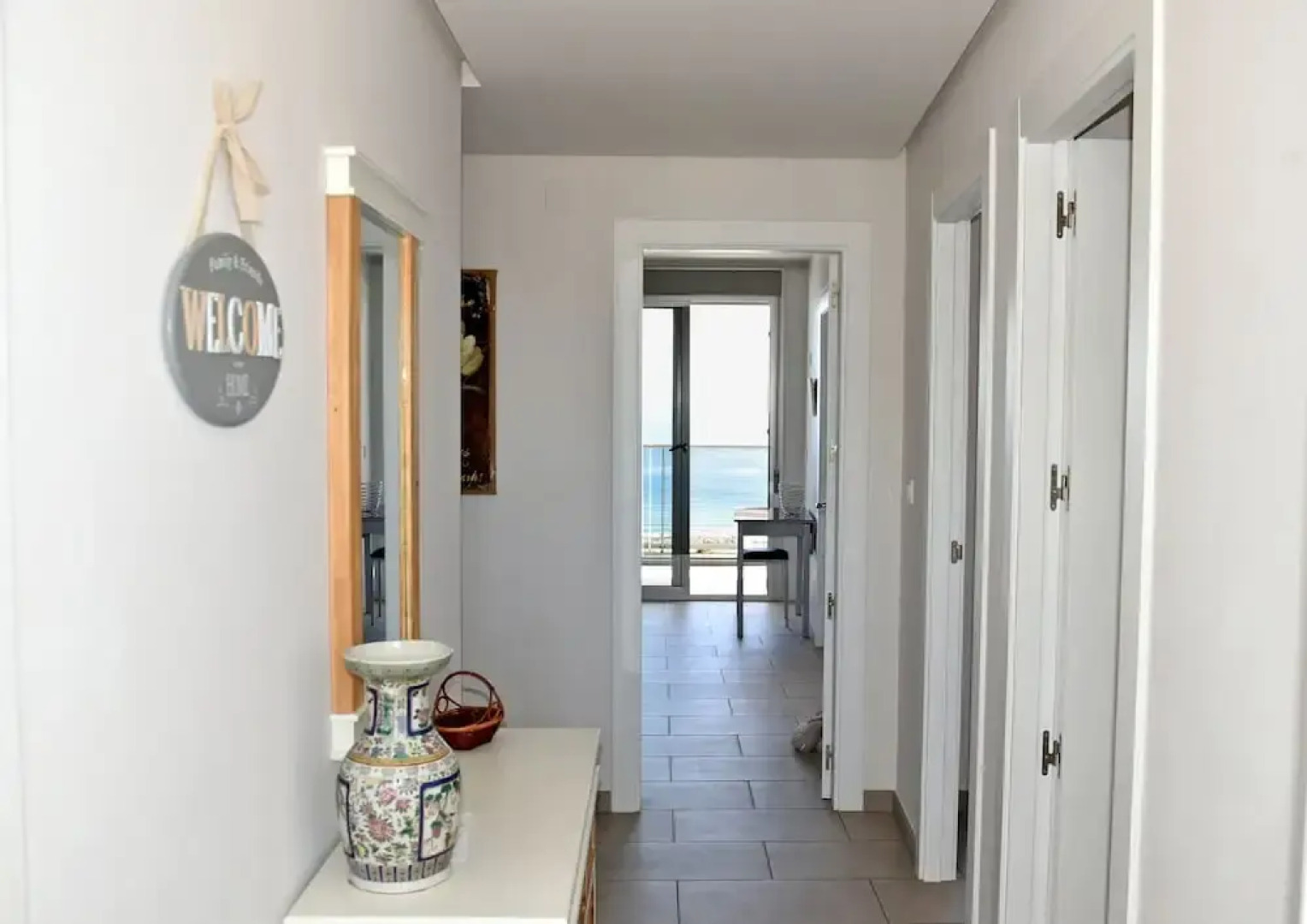 Apt with Sea View & Pool 5