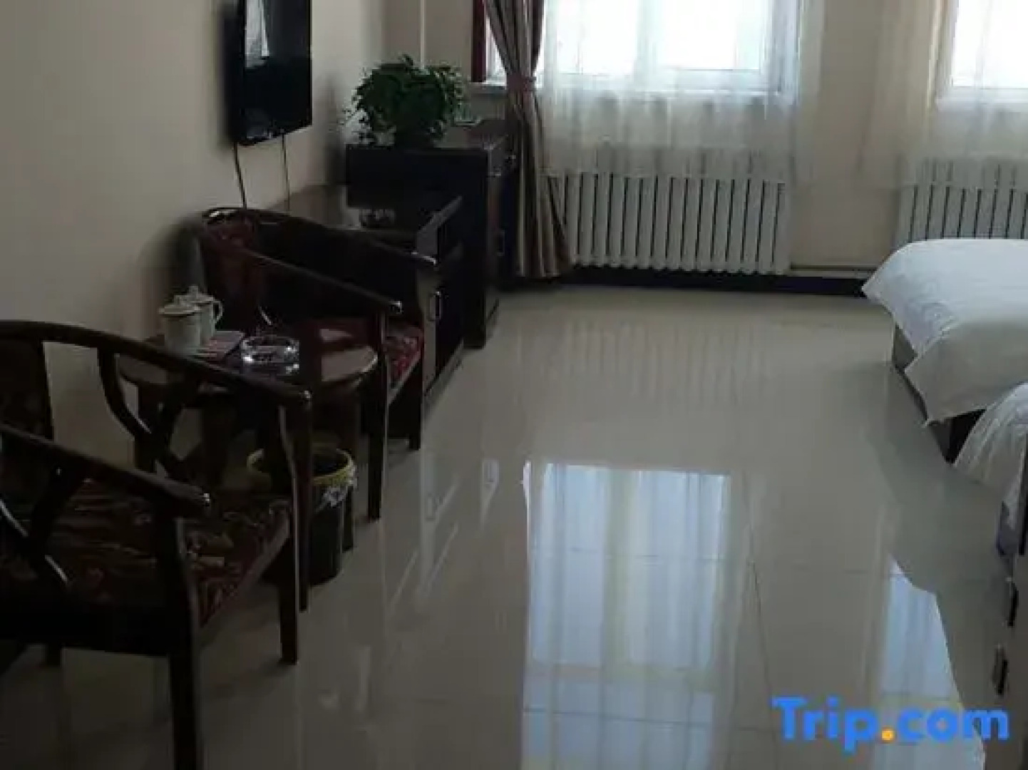 Zhenglan Qijiatai Business Hotel