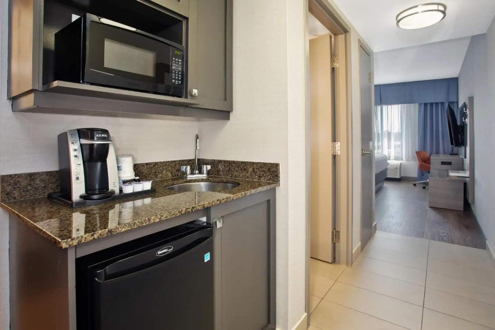 Holiday Inn Express & Suites Kingston Central by IHG