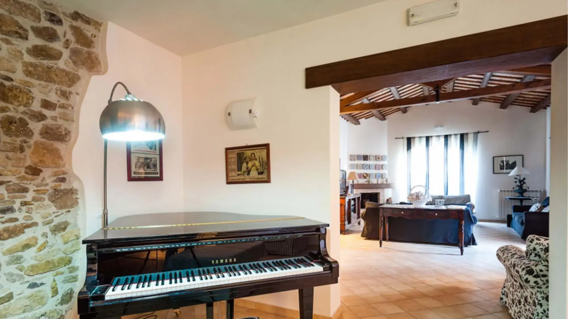 Independent villa up to 16 guests-VILLA DELLO ZINGARO