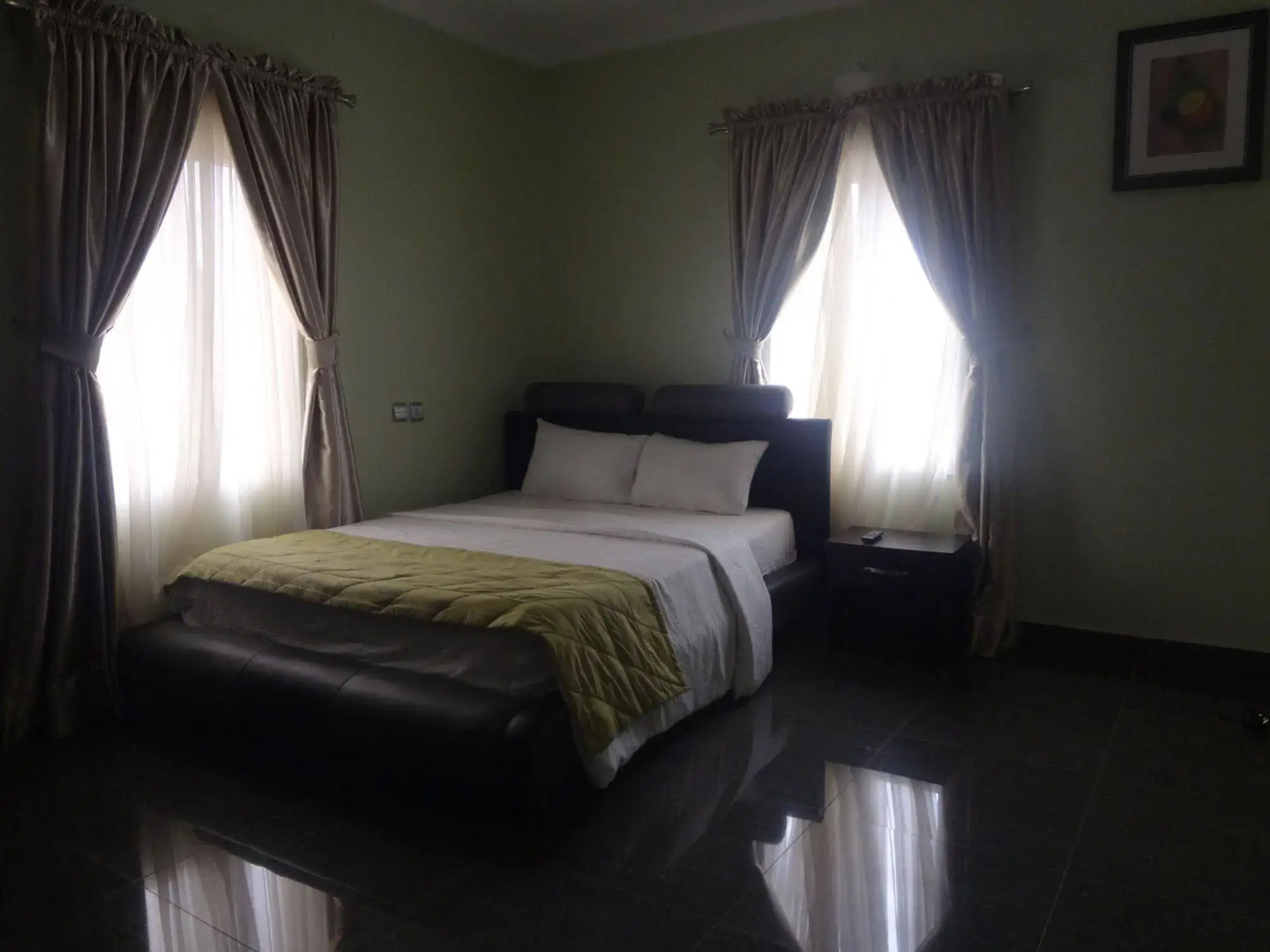 Kings Avenue Apartments