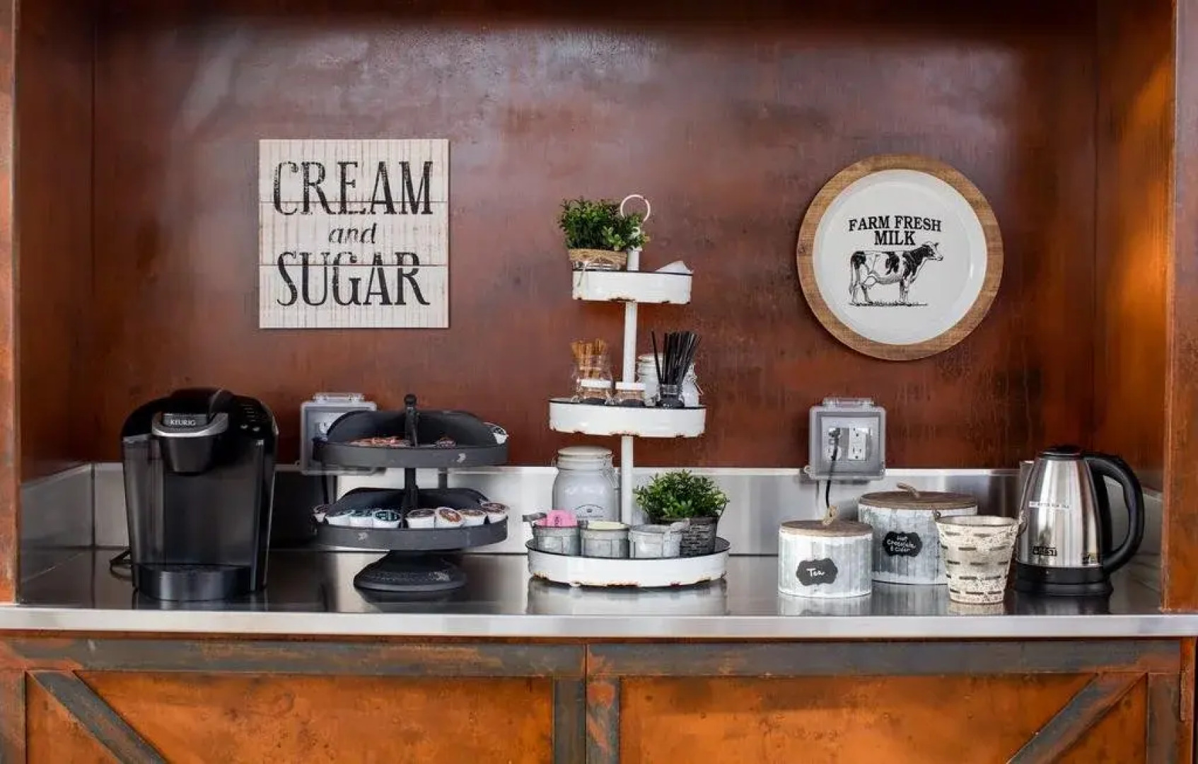 Primrose Inn & Suites