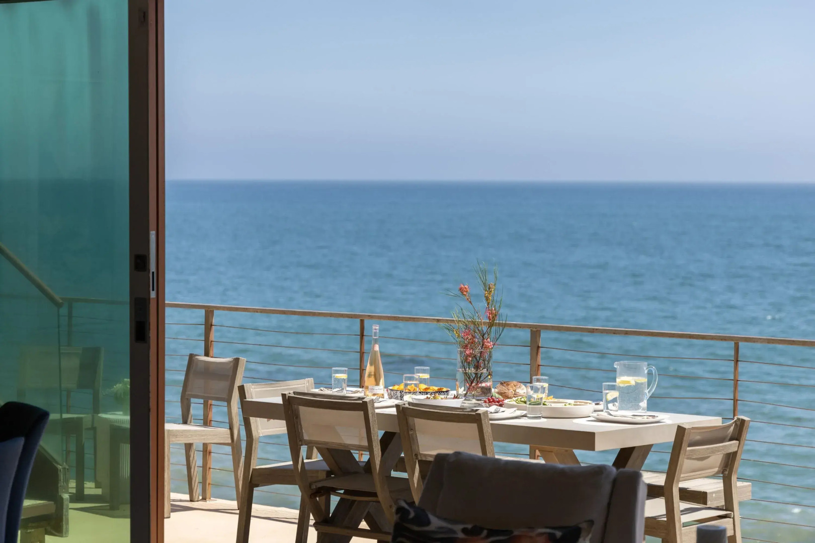 Malibu Beach House Bliss by Avantstay Beachfront + Private Beach Access