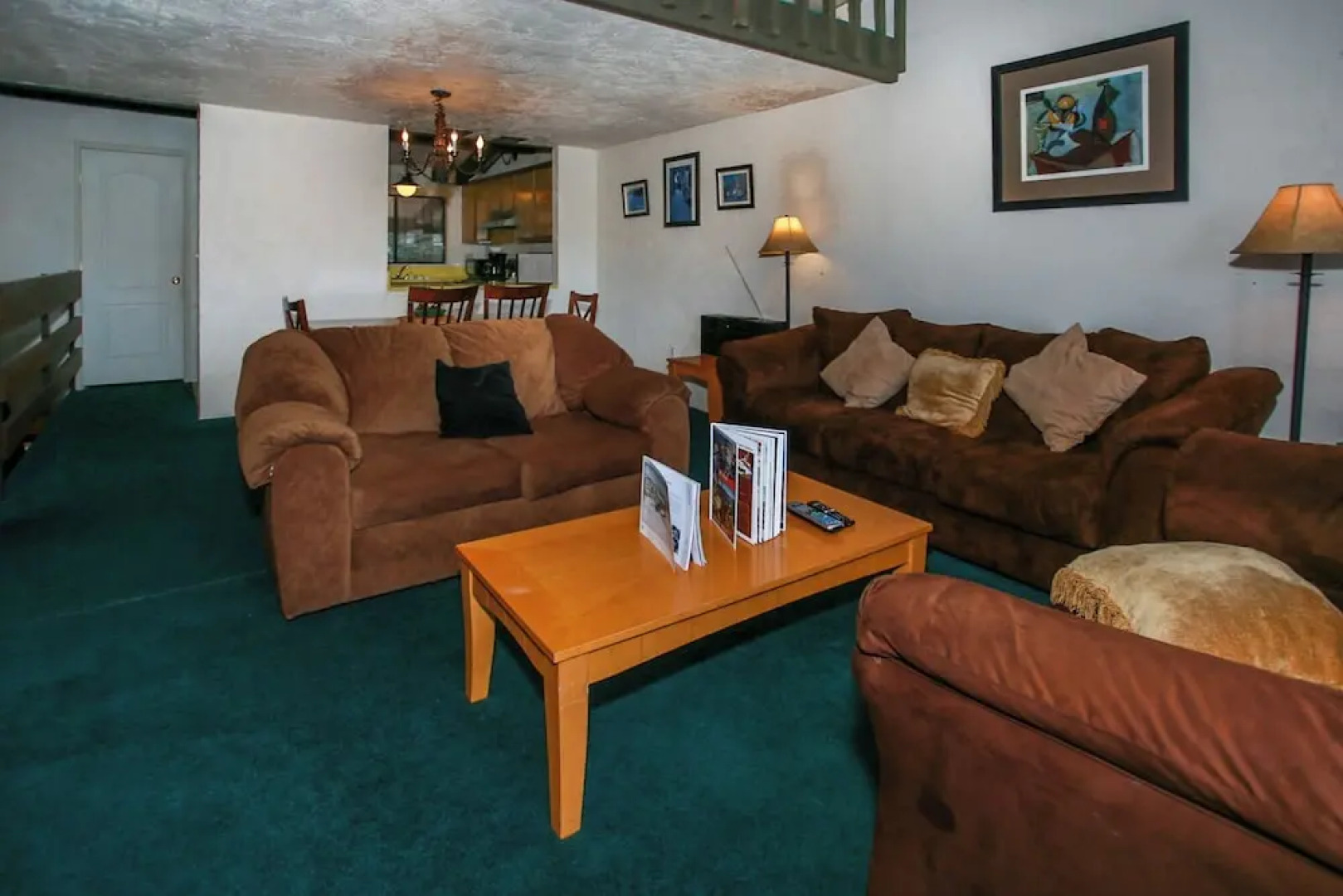 Three-Bedroom Premier Townhouse Unit #17 by Snow Summit Townhouses