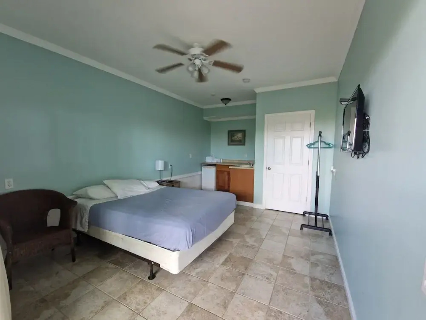 Sandcastle Beachfront Inn