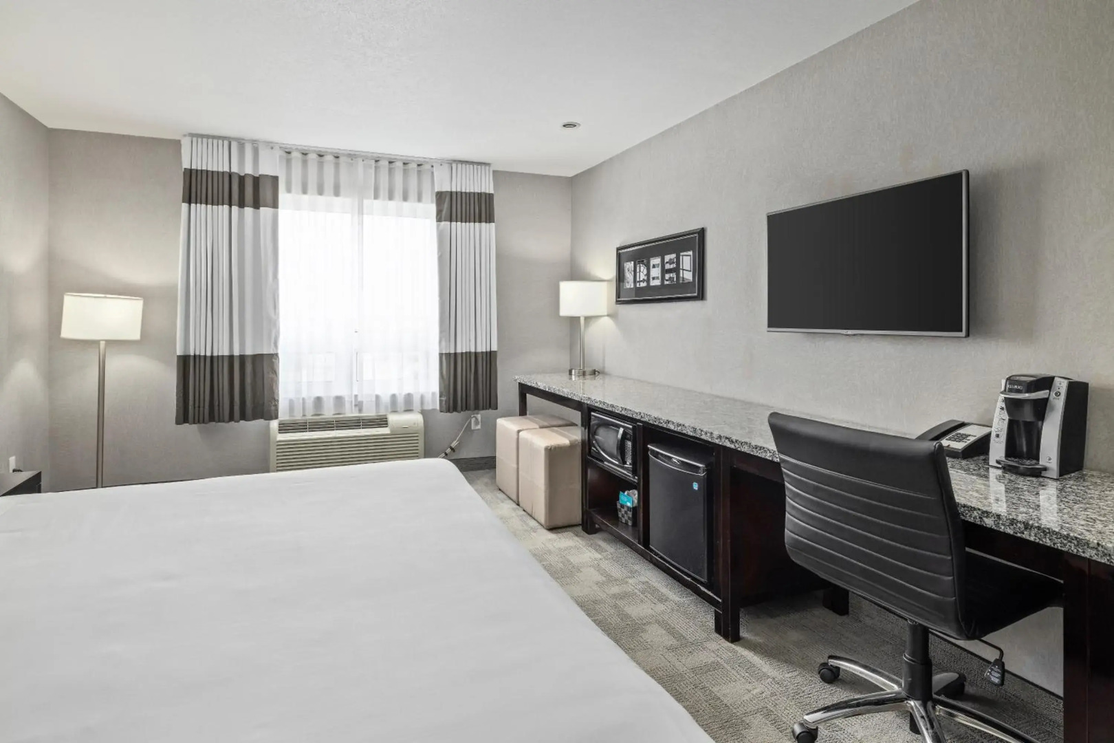 Home Inn and Suites Regina Airport