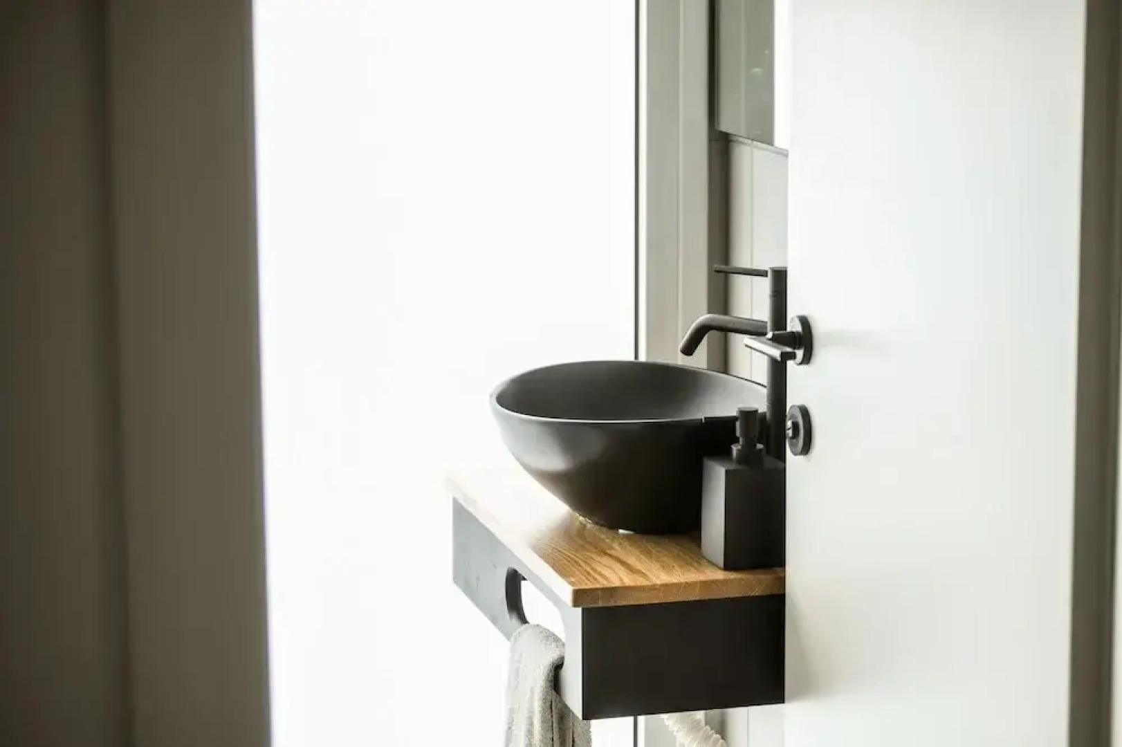 Relax in a Rural Retreat 2BR Apt wGarden