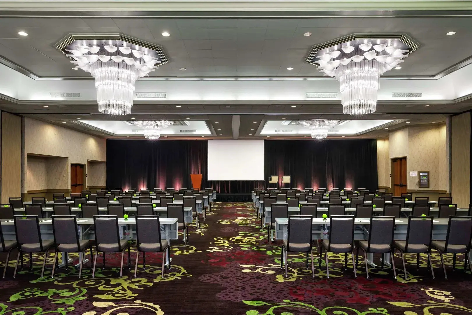 DoubleTree by Hilton Sonoma - Wine Country