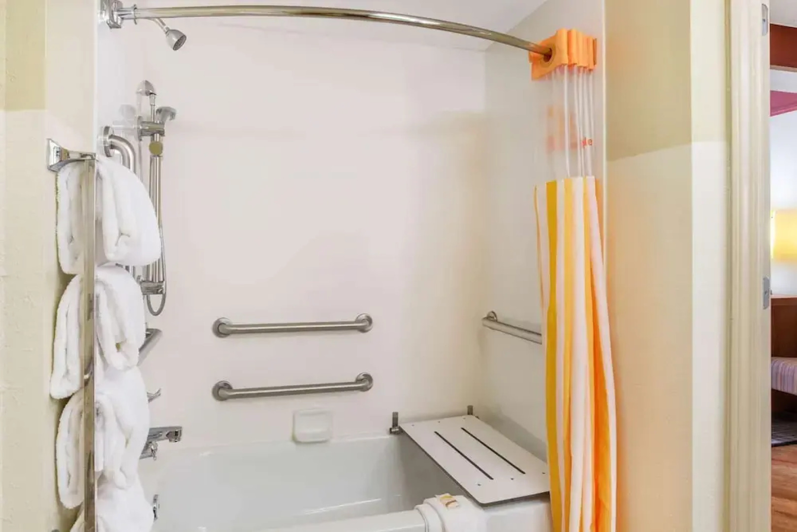 La Quinta Inn & Suites Raleigh Cary