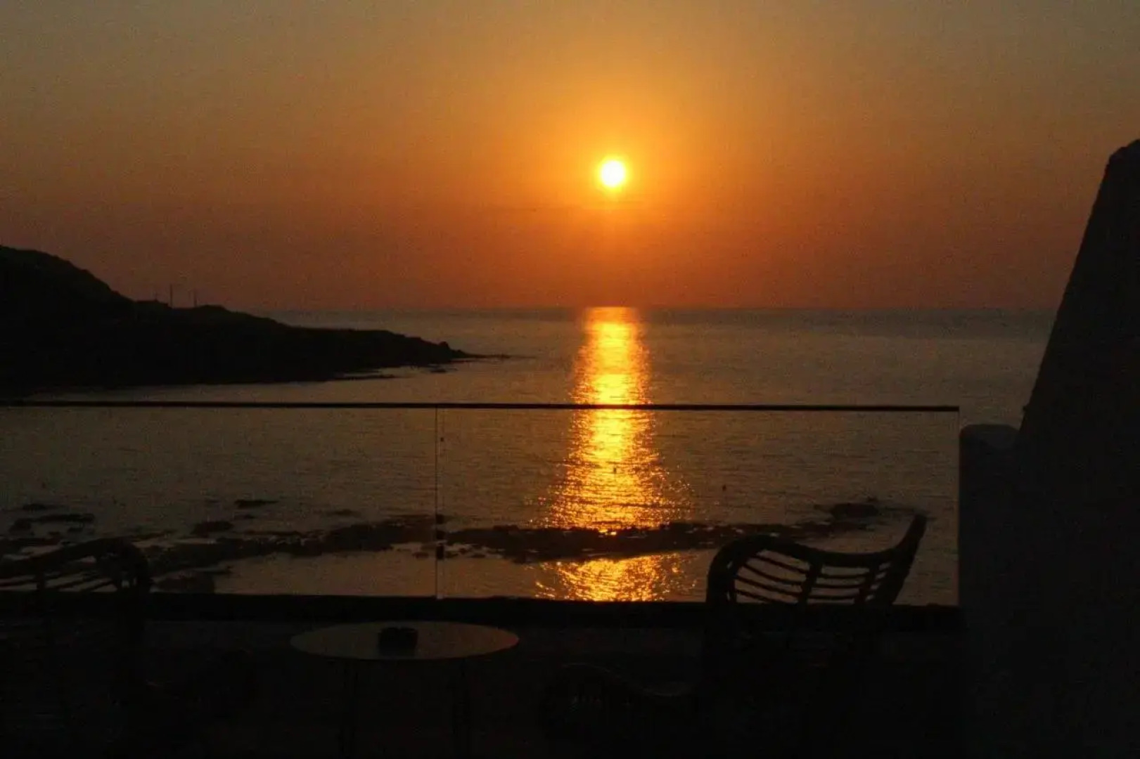 E.J. Pyrgos Bay Hotel