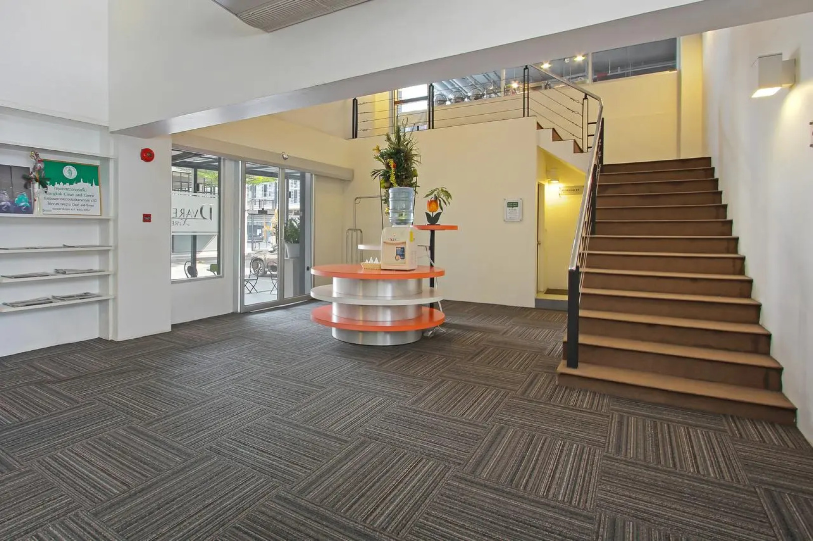 D Varee Xpress Makkasan