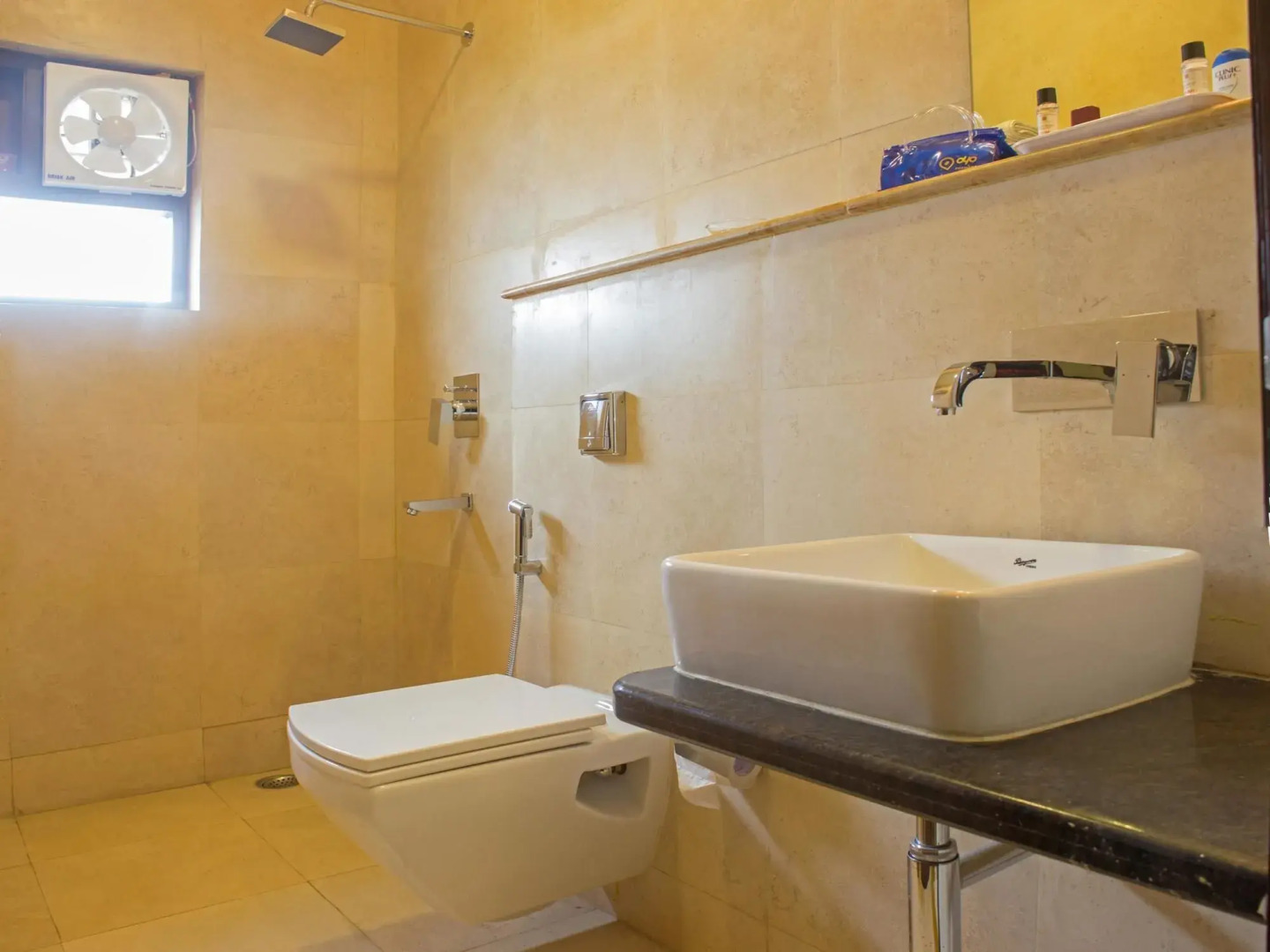 OYO Premium Embassy Hingna Road