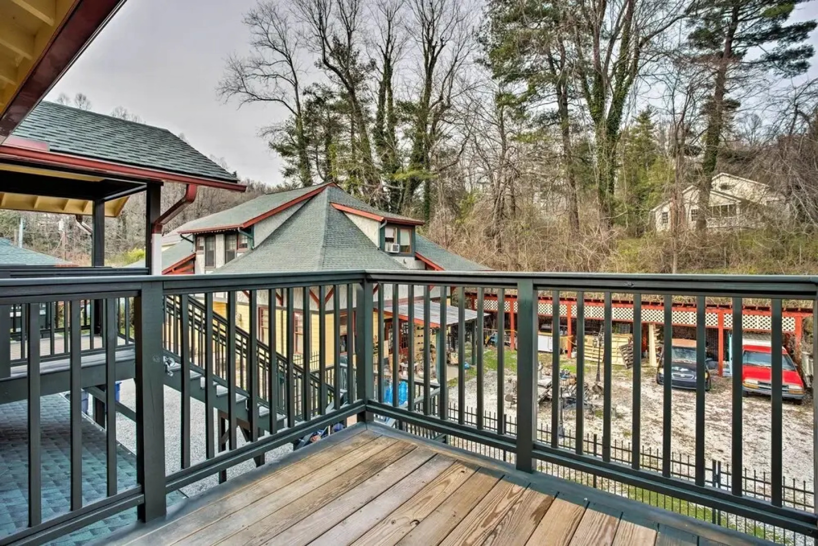 Walk to Dining: Saluda Main Street Retreat!