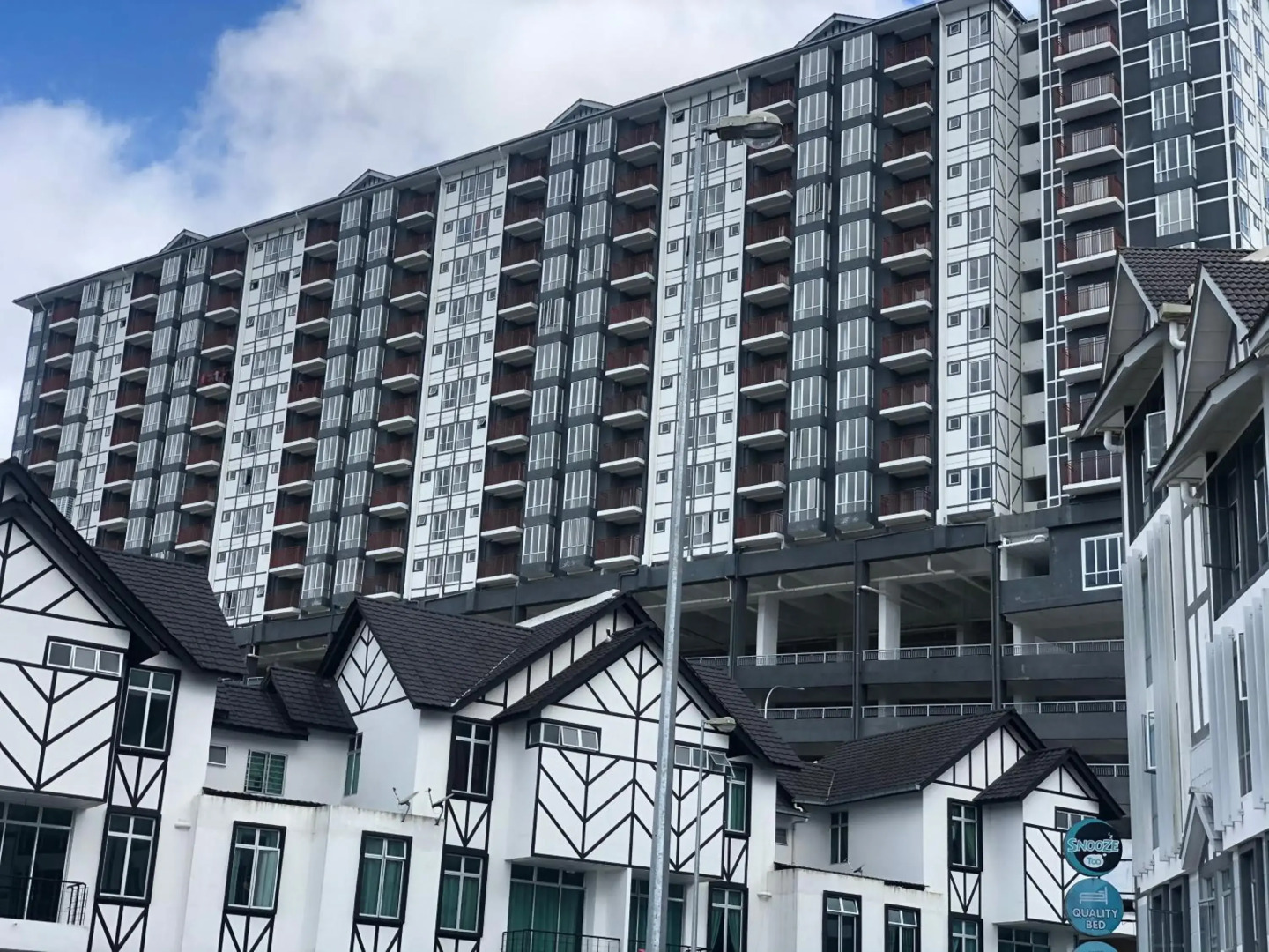 Ramadhina Eagle Eye View Home2stay Emerald Avenue