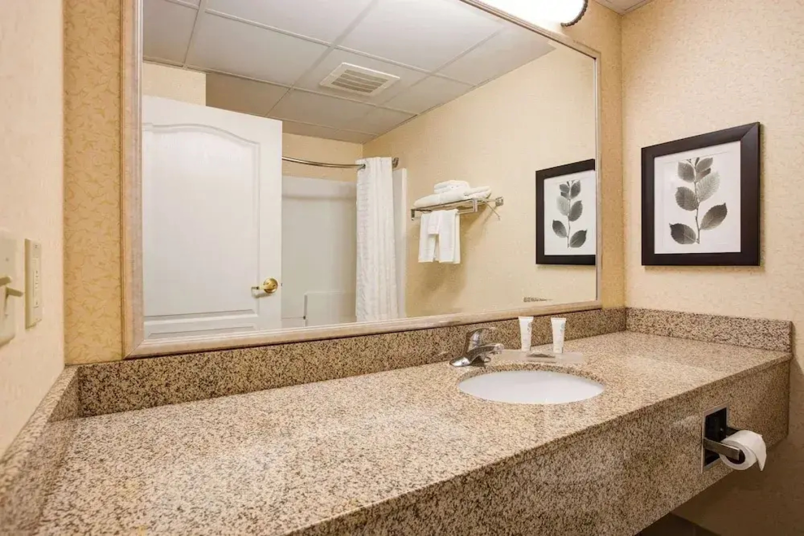 Country Inn & Suites By Carlson St Paul Ne