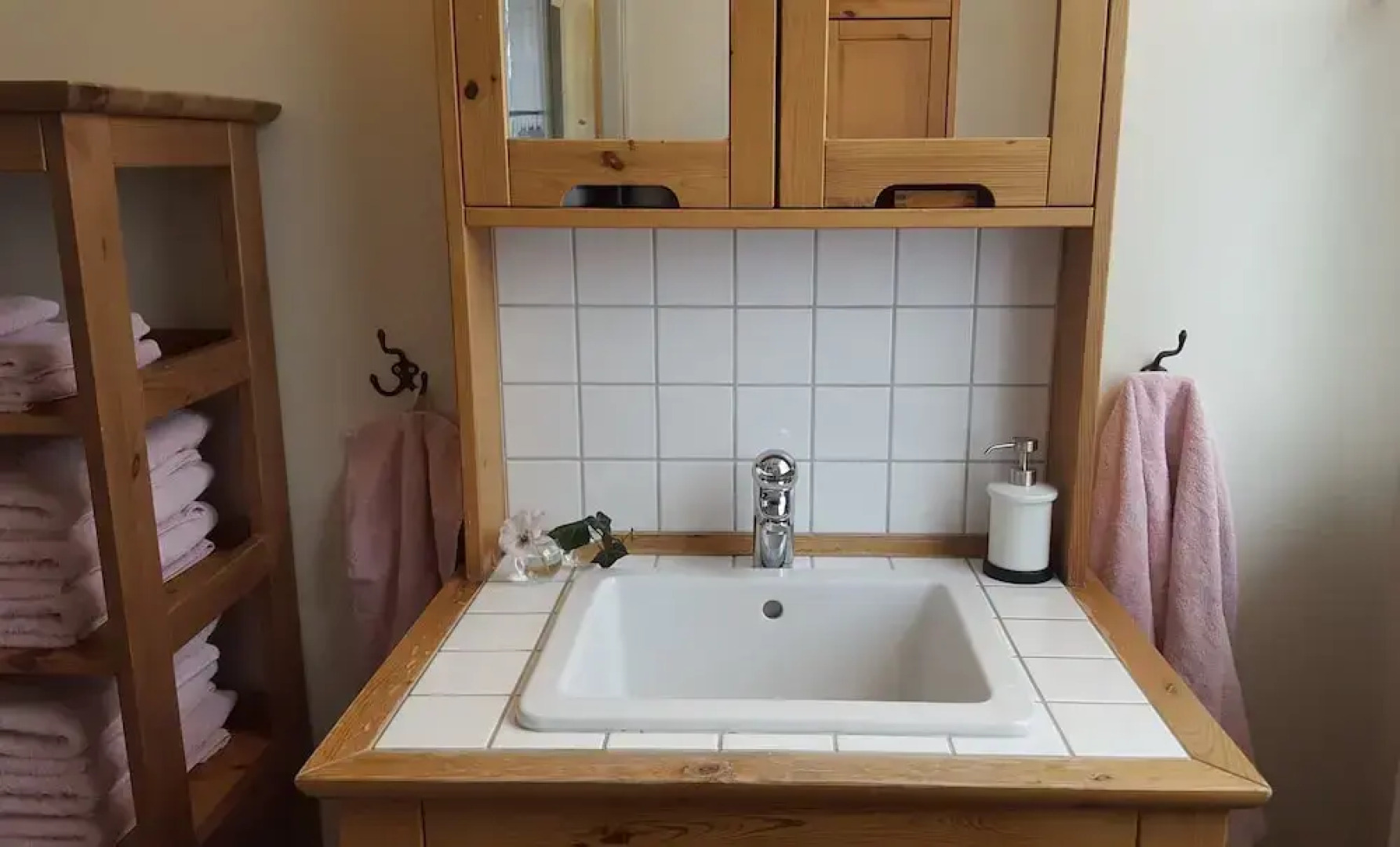 Hagbackens Gård Bed & Breakfast