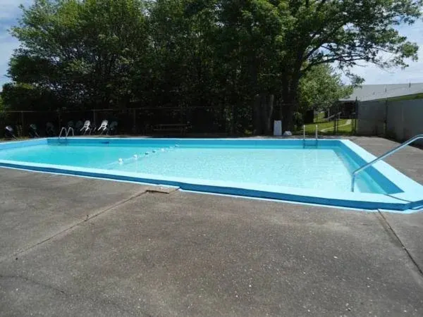 Esquire Motel