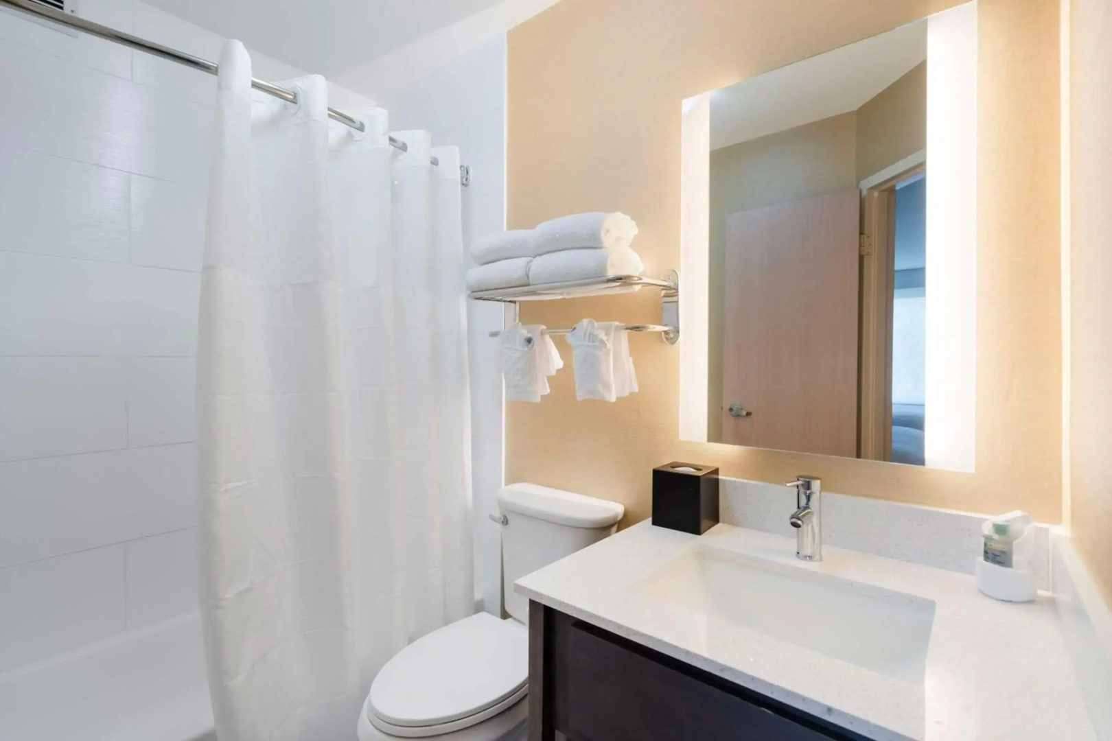 Best Western Plus Glenview Chicagoland Inn & Suites