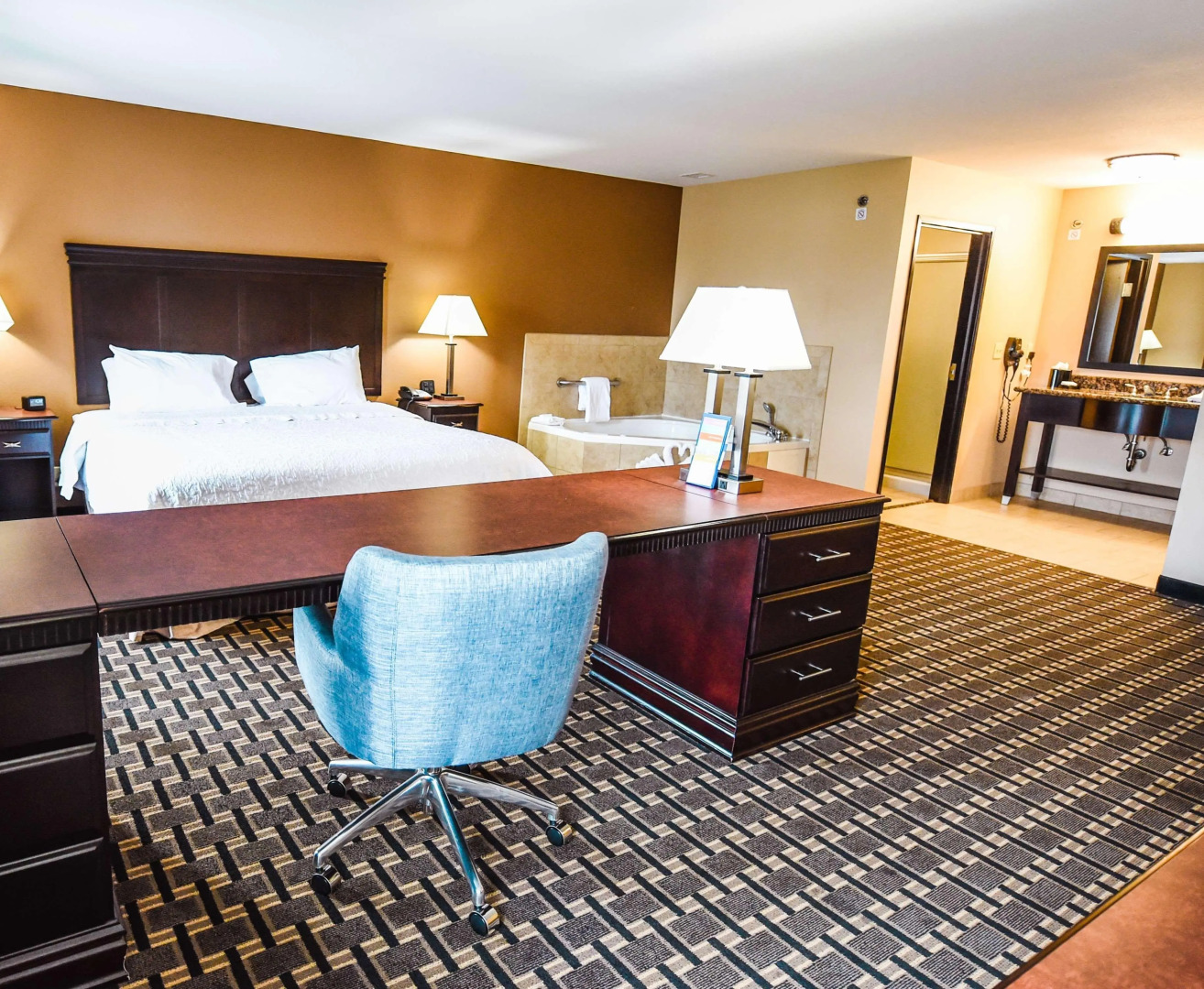 Hampton Inn and Suites Pine Bluff