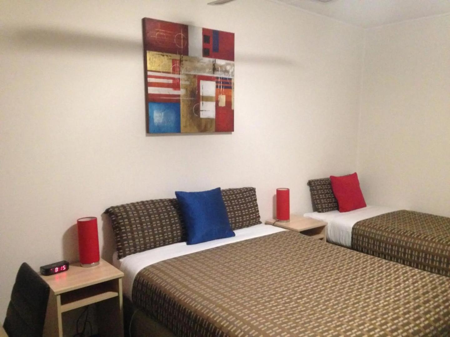 Beachcomber Motel And Apartments