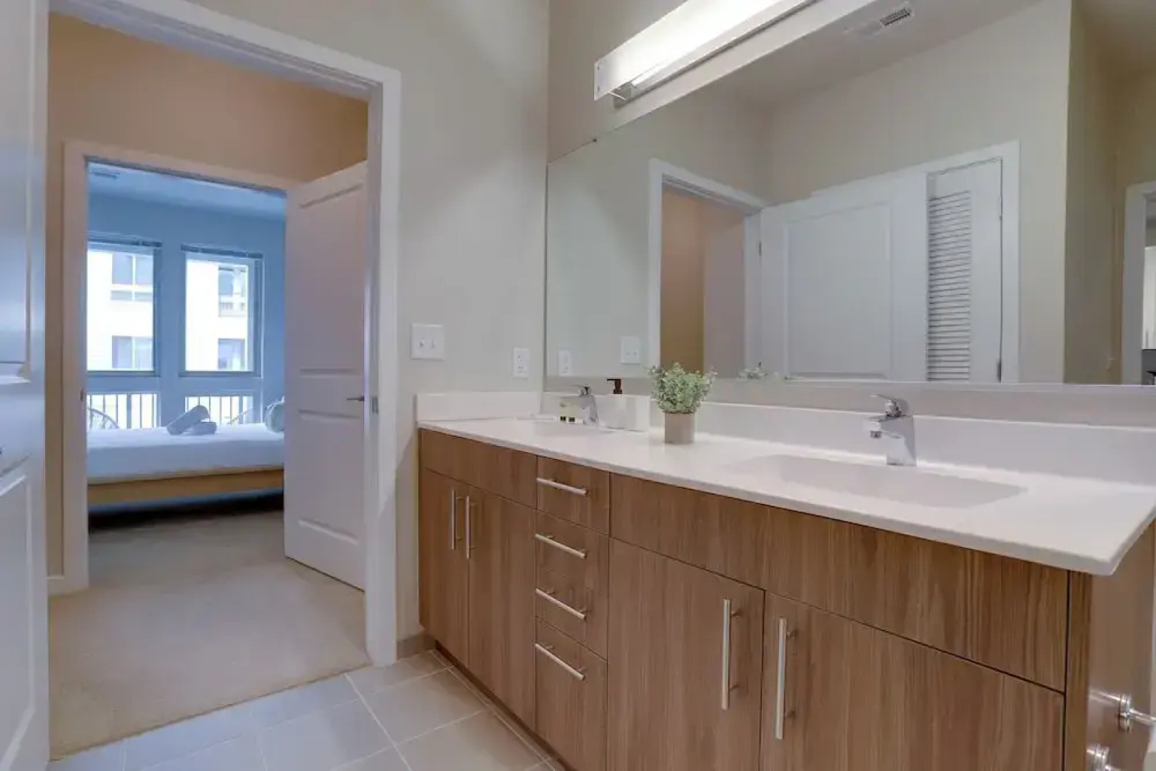 Incredible Apartment Near The Metro