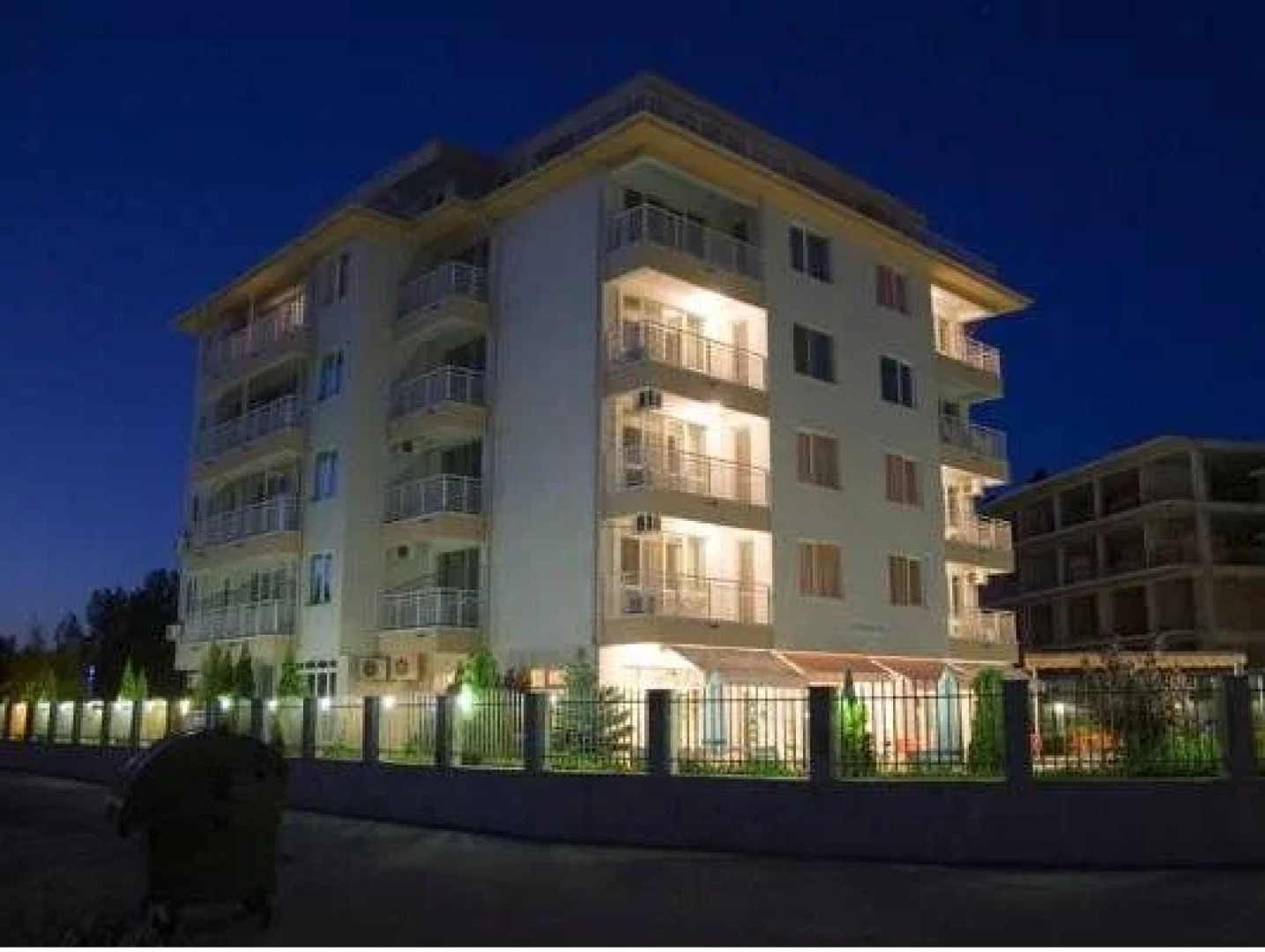 Sunny House Apart Hotel