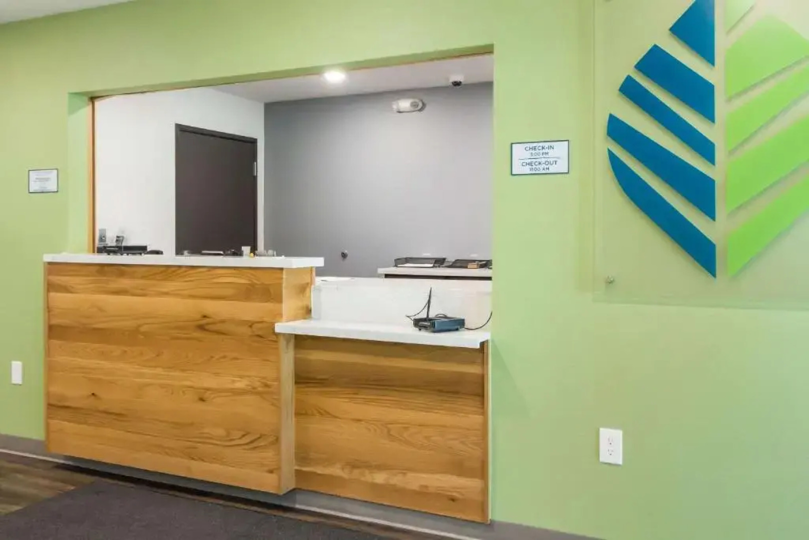 Woodspring Suites Lake Jackson