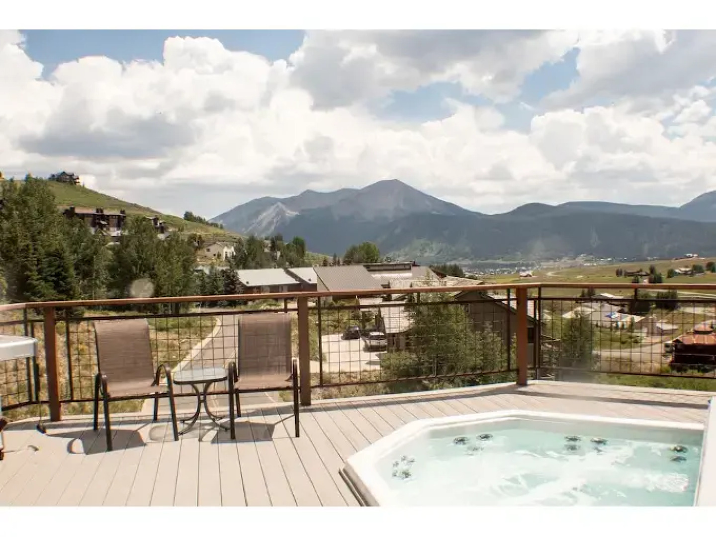 Wood Creek Condominiums