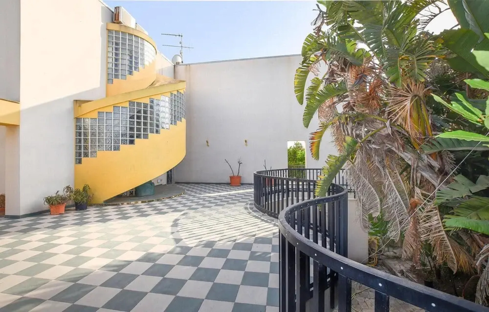 Amazing Home in S. Croce Camerina RG With 6 Bedrooms, Private Swimming Pool and Outdoor Swimming Pool