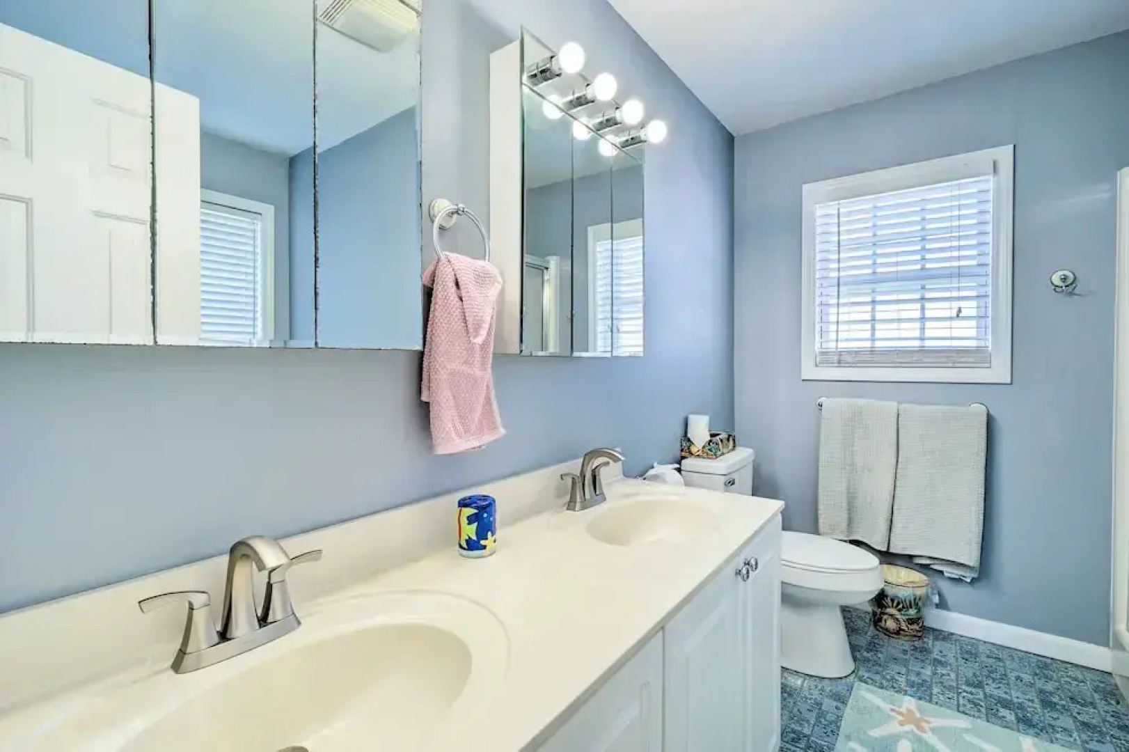 Spacious North Topsail Family Home With 2 Decks