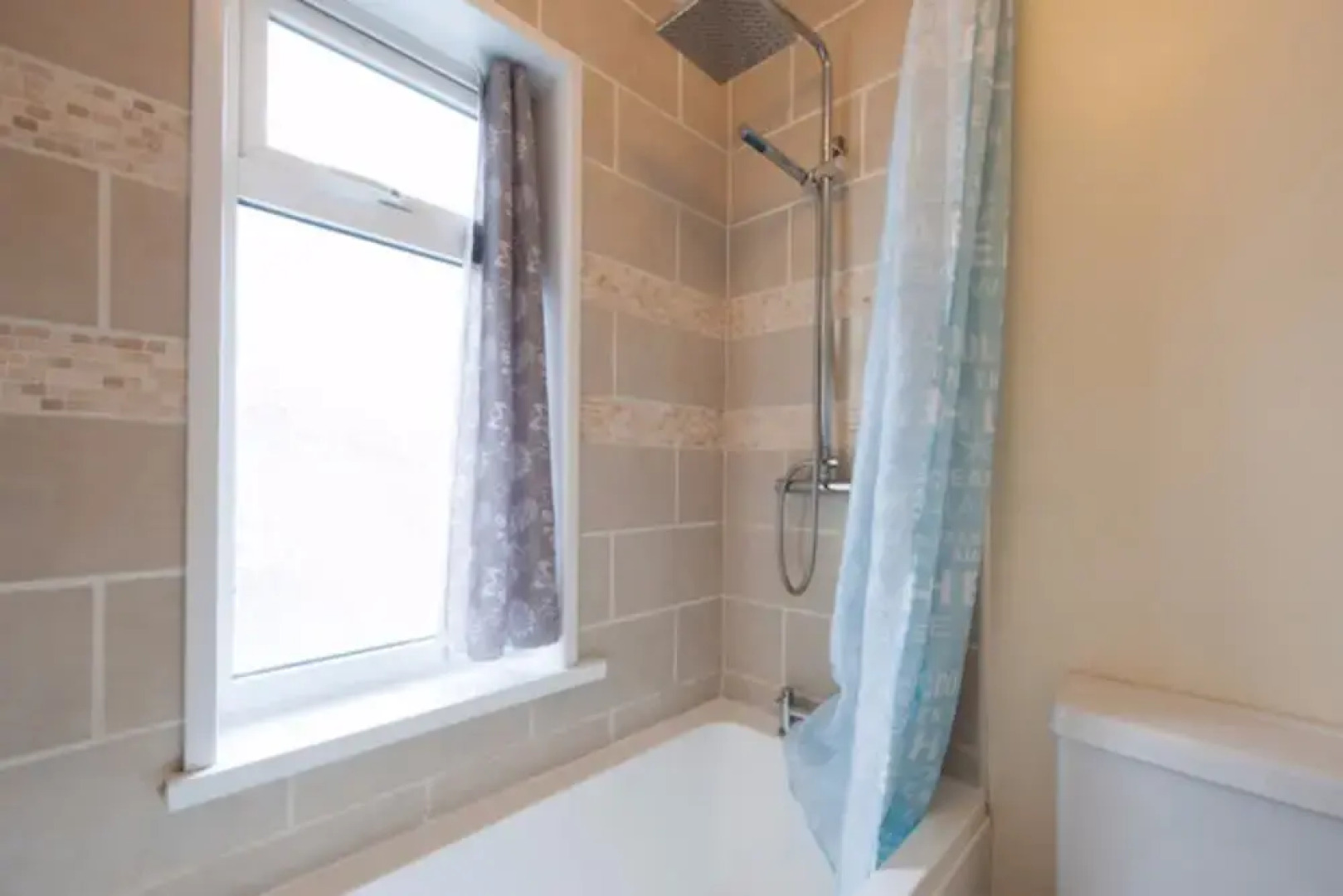 Holiday Home - Sleeps 7