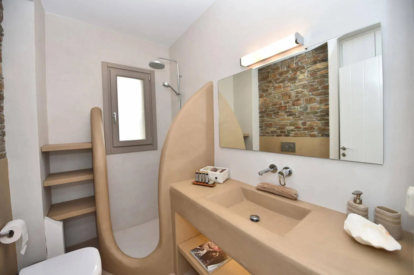 White Tinos Luxury Suites