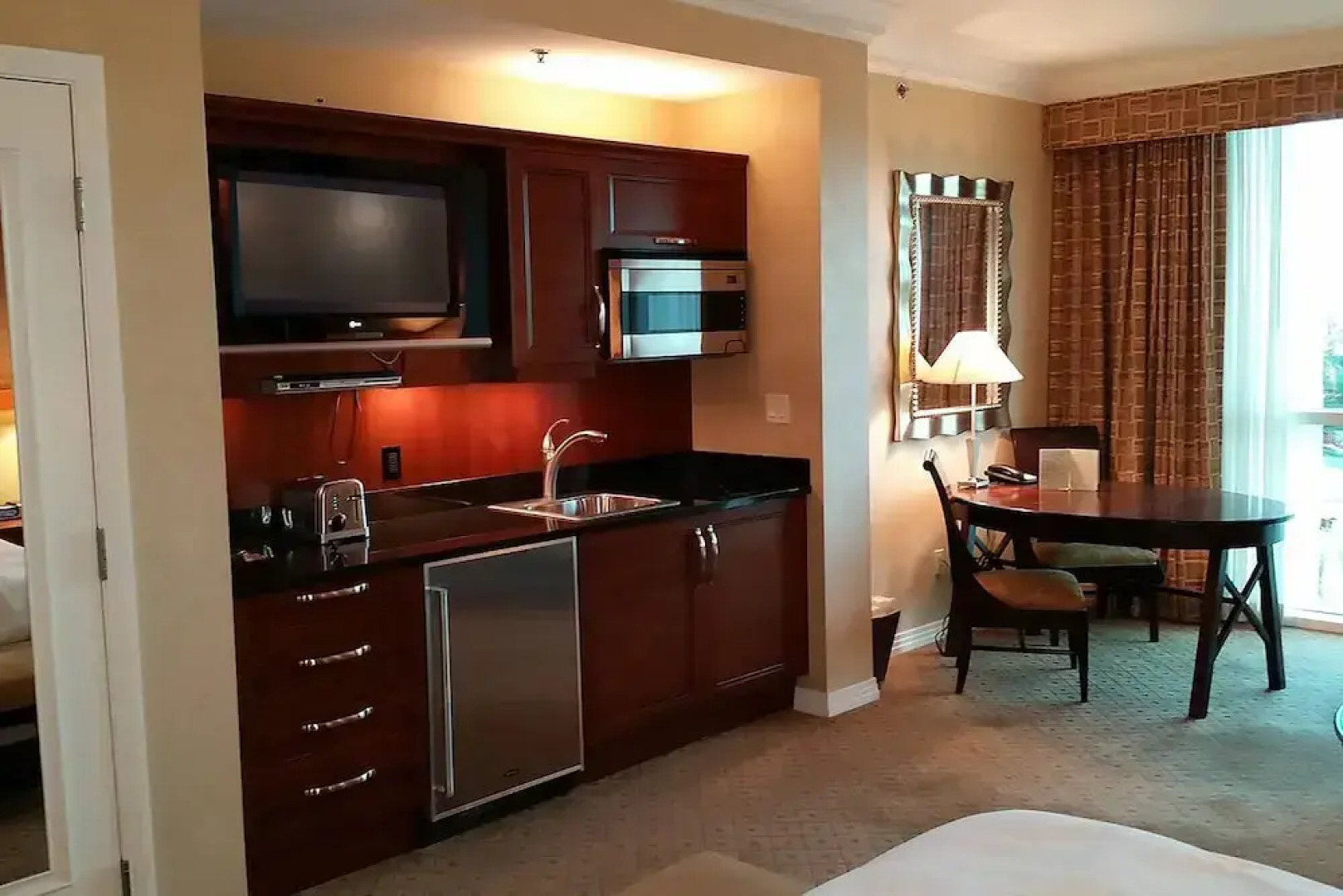 888 Two Bedroom Three Bath Suite at Signature Condo Hotel