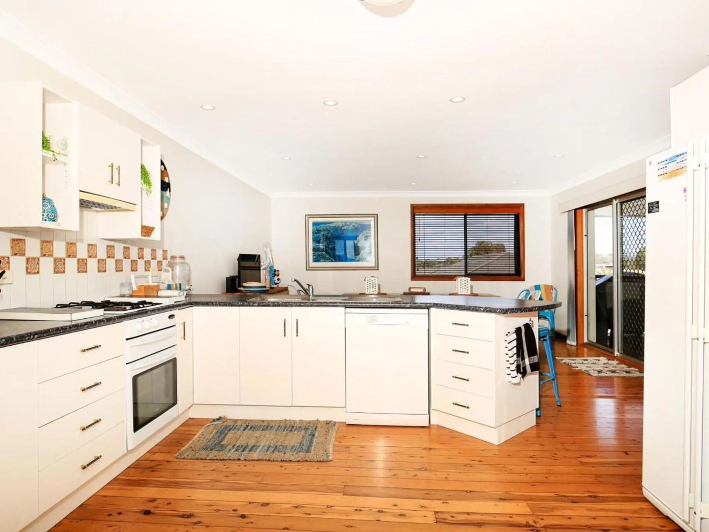 Shores - Pet-Friendly - 1 Min Walk to Beach