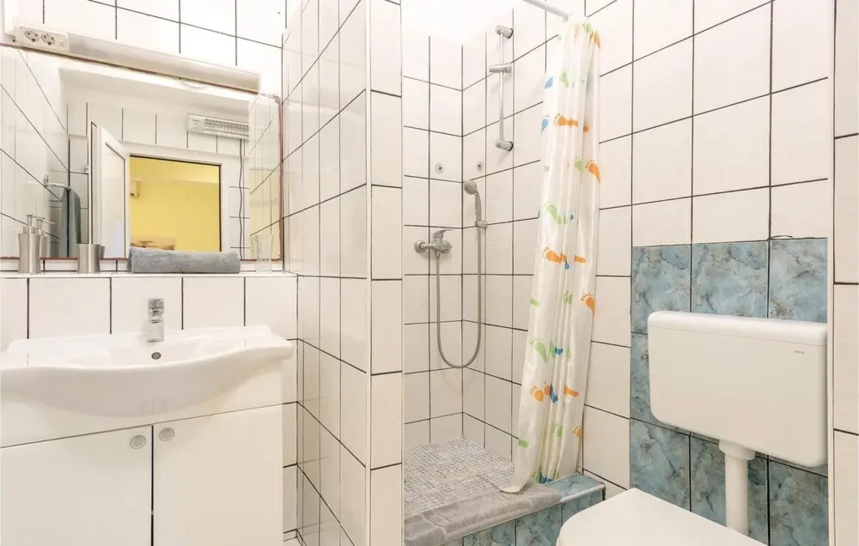 Nice Home in Stinjan With Wifi and 4 Bedrooms