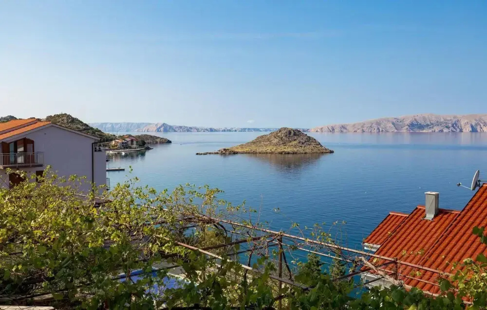 Stunning Home in Sv Juraj With Wifi and 2 Bedrooms