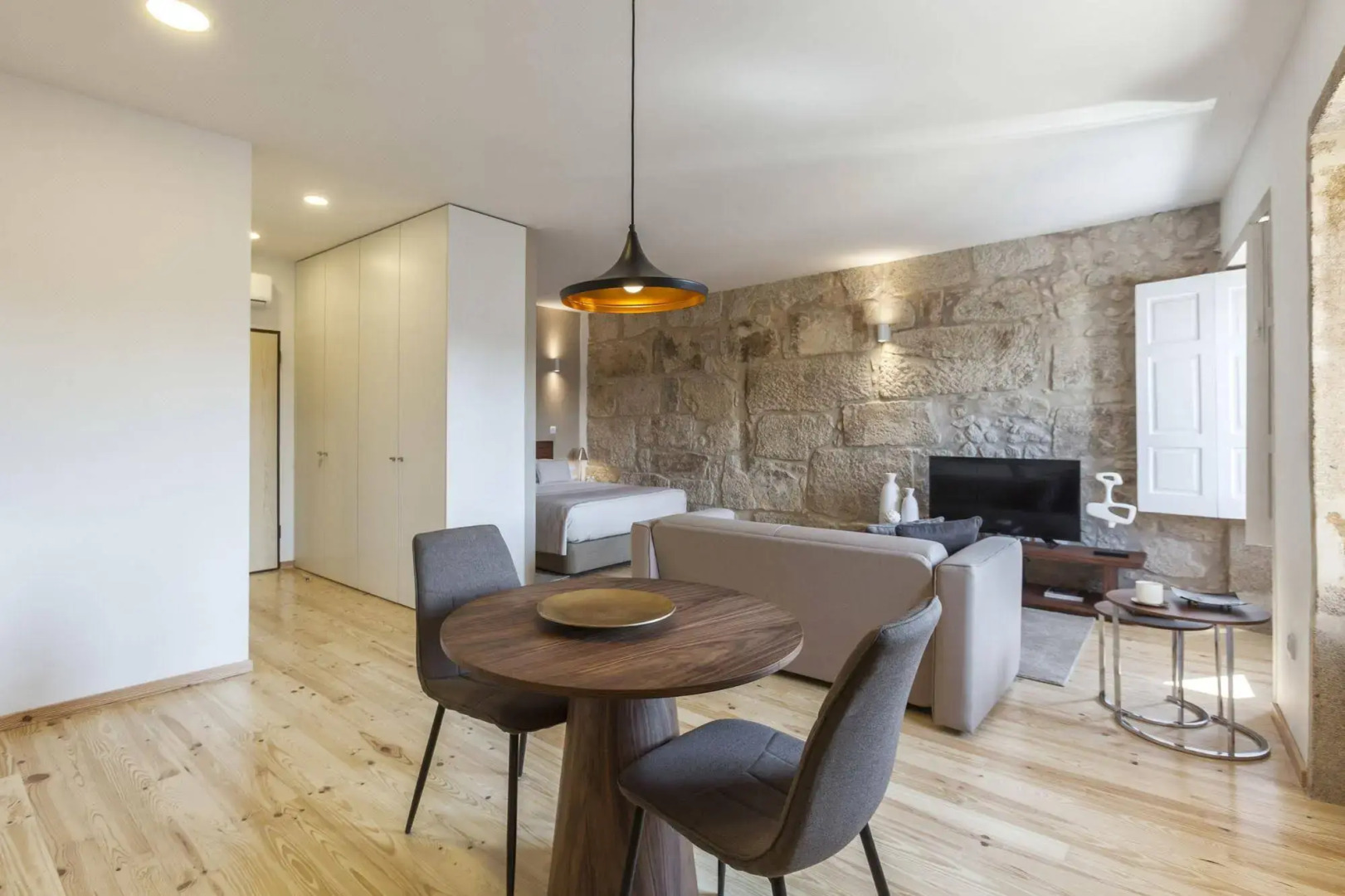 Oporto Street Sá de Noronha