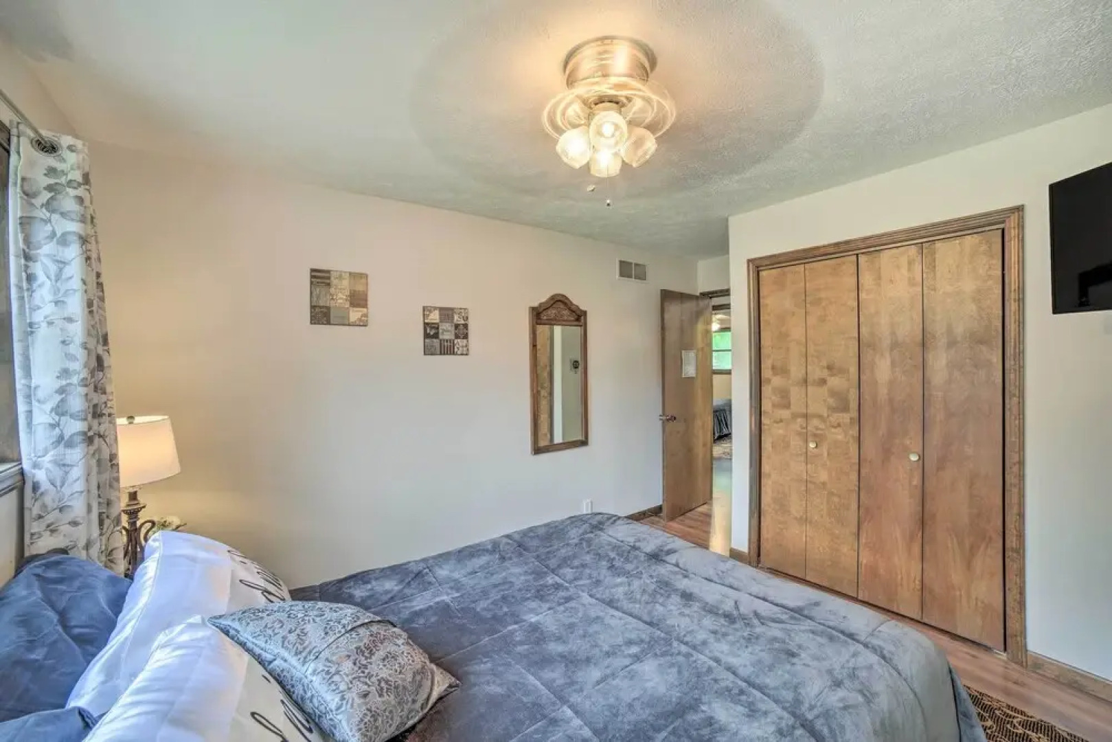 Indiana Countryside Retreat on 37-acre Land!