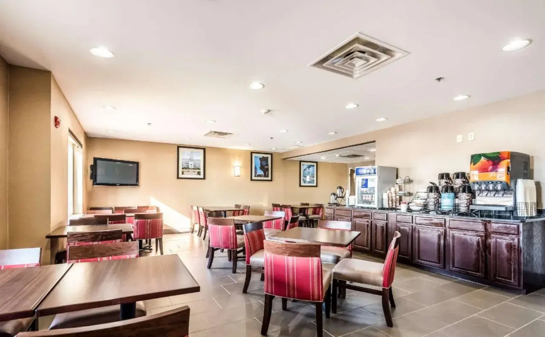 Comfort Inn & Suites Heath - Newark South