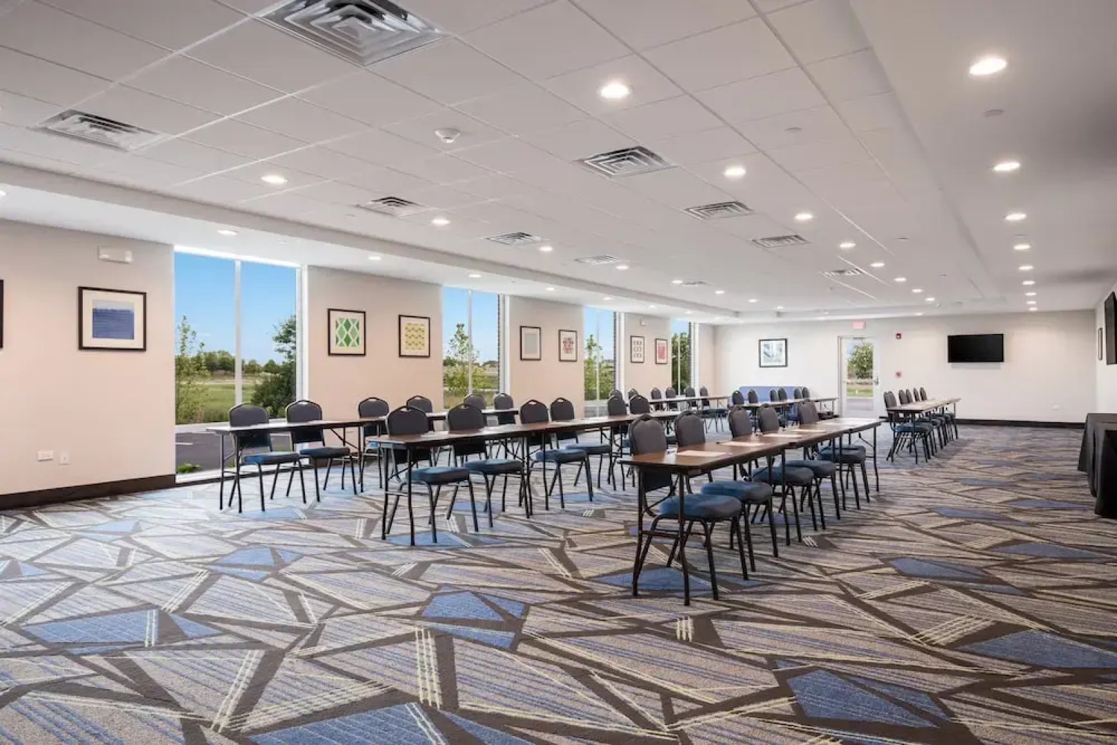 Holiday Inn Express & Suites Chicago - Hoffman Estates