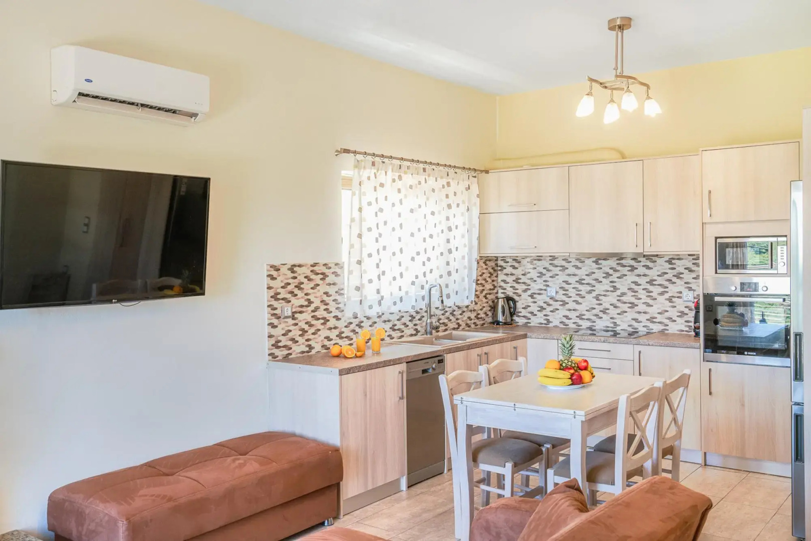 Stefania Villa Dio in Roumeli