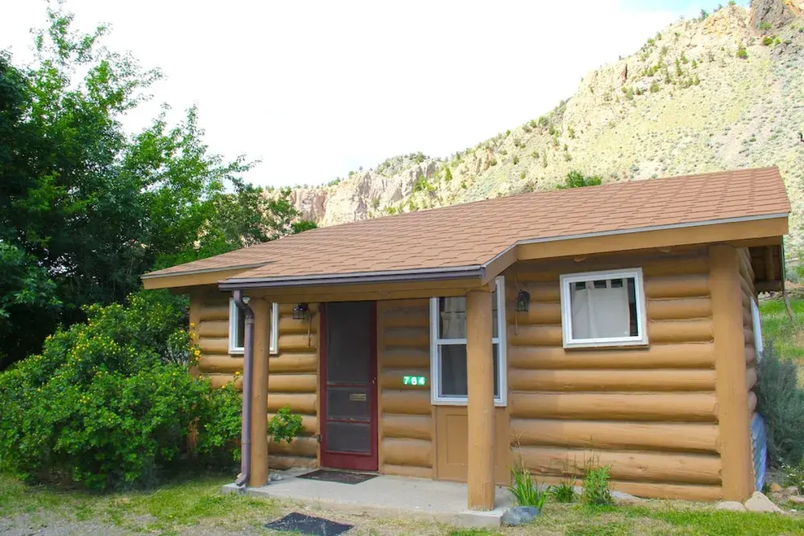 Yellowstone Hot Spring Cabins