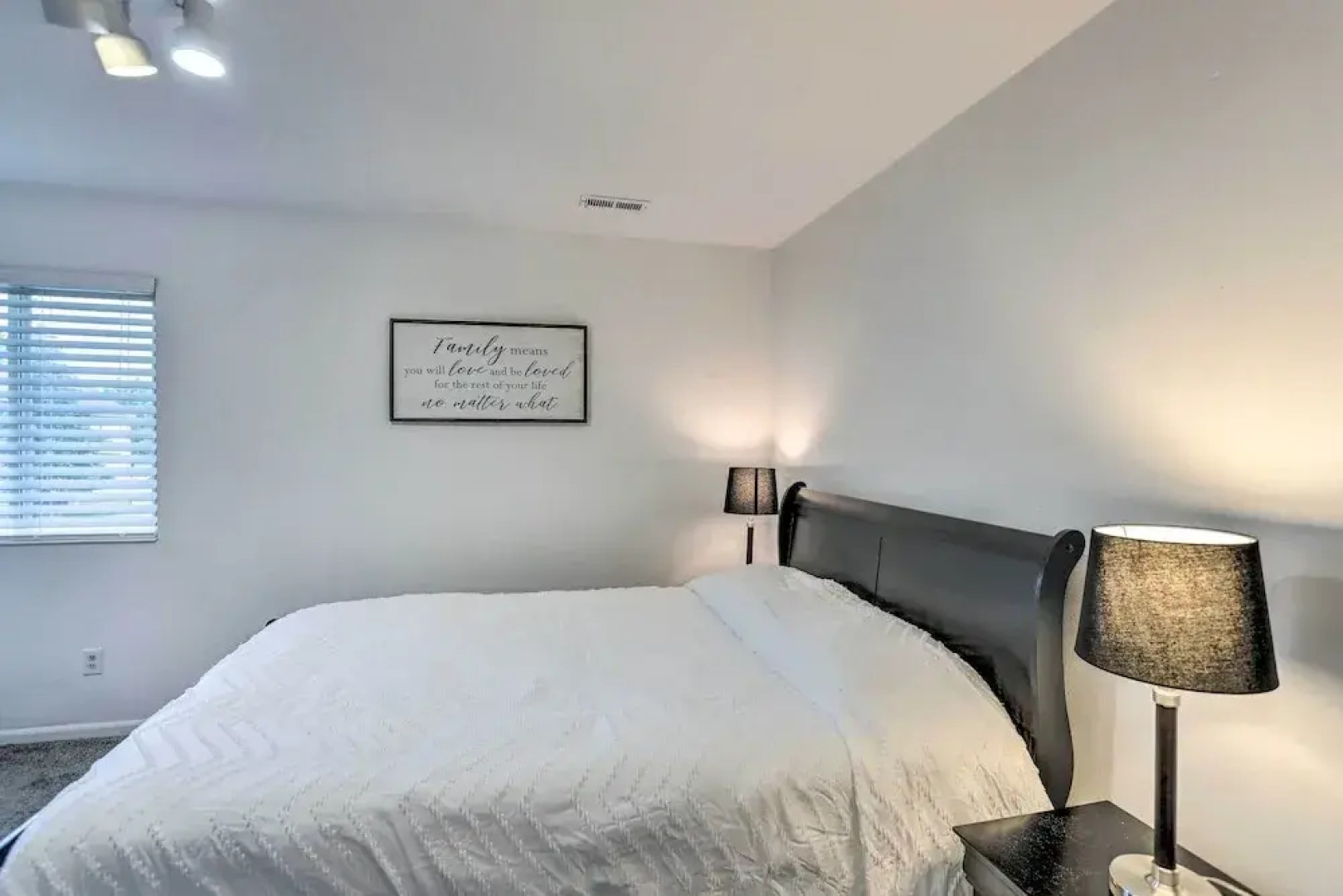 Welcoming Ohio Getaway < 9 Mi to Dtwn Toldeo!