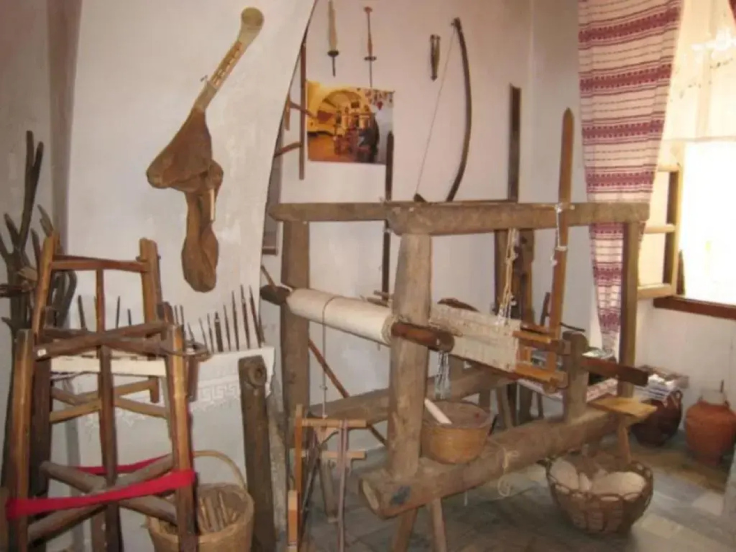 apeiranthos traditional stone house