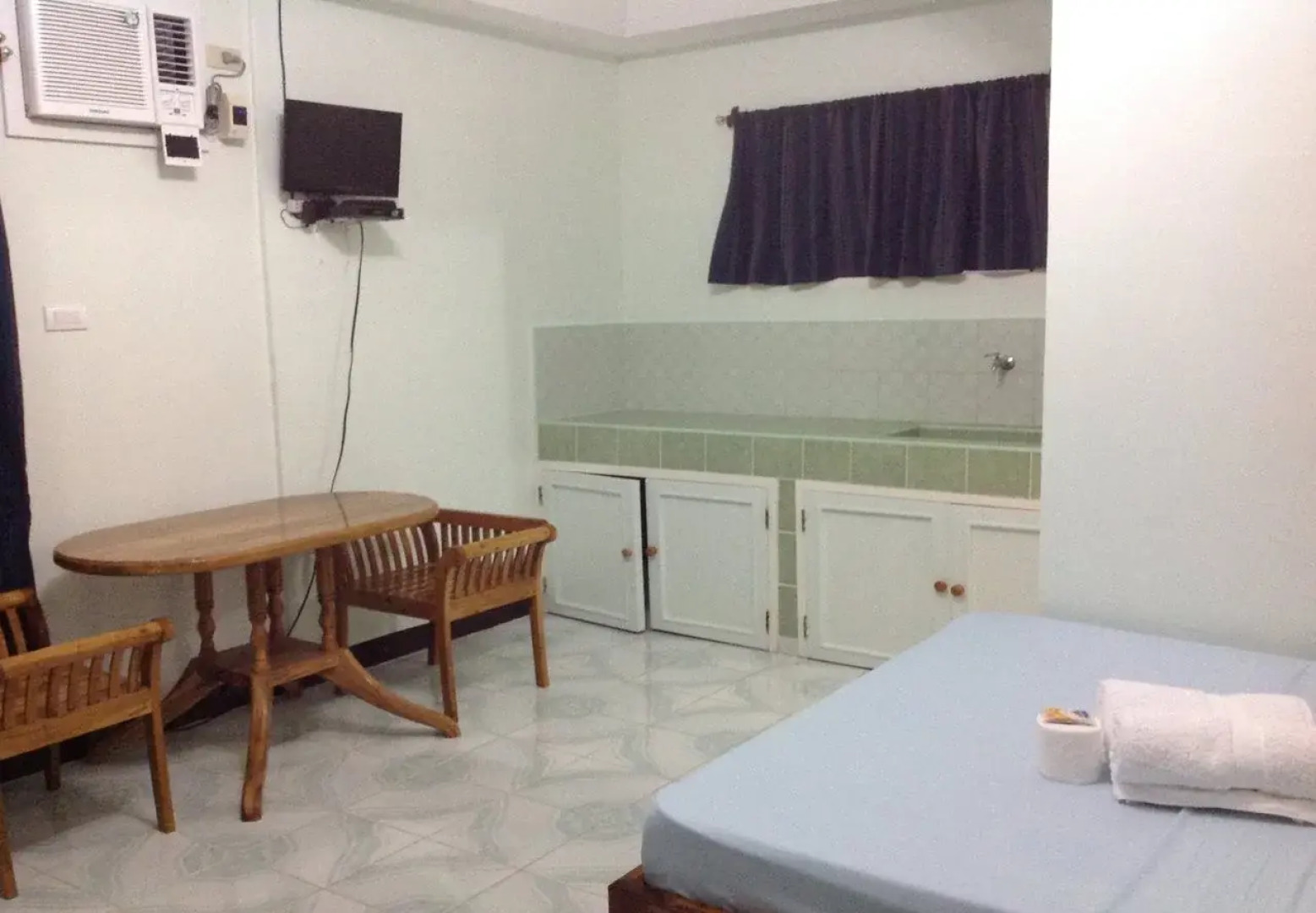 Cliff Side Beach Resort & Cottages